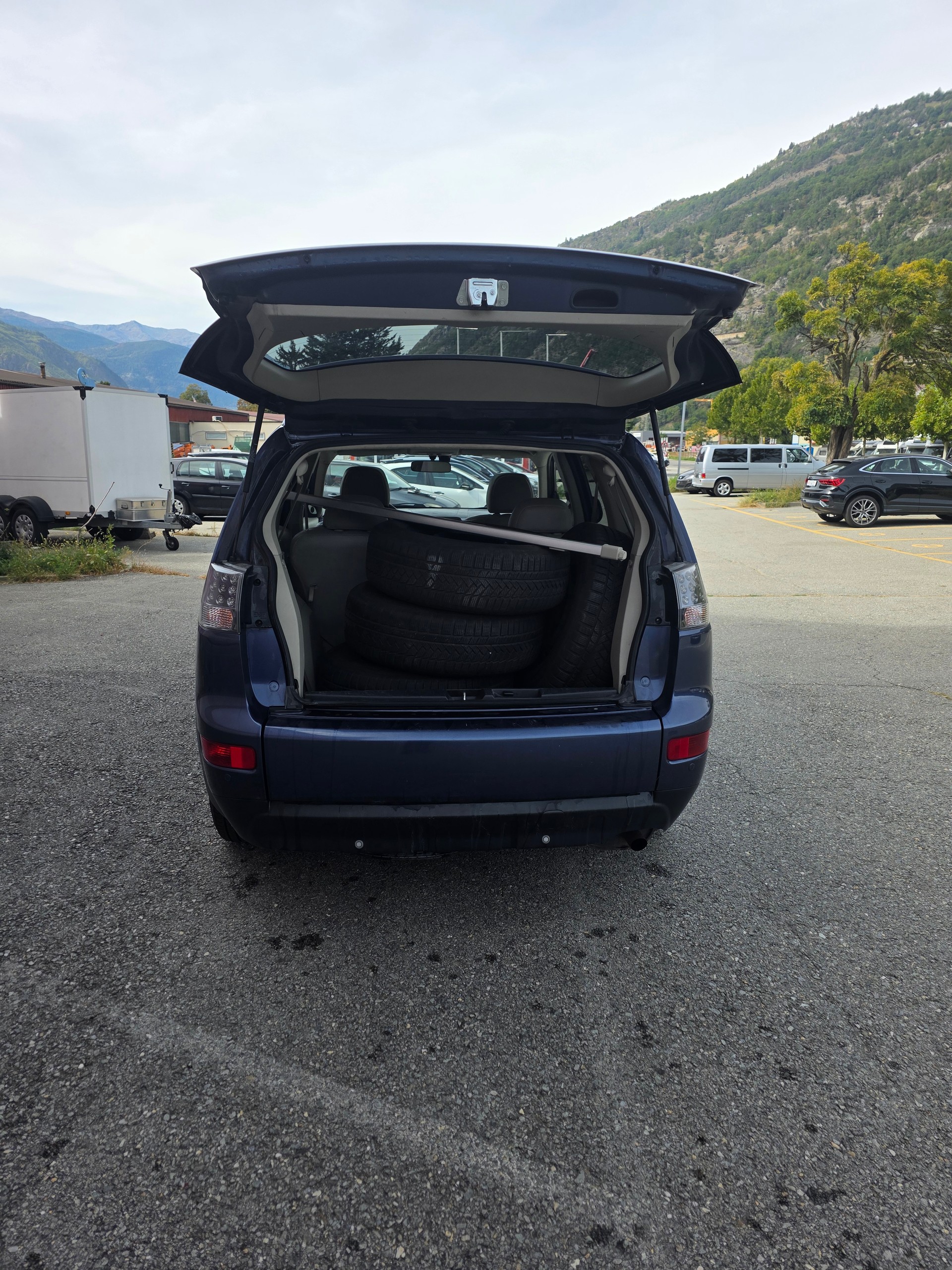 MITSUBISHI Outlander 2.4 Intense 4WD-image-7