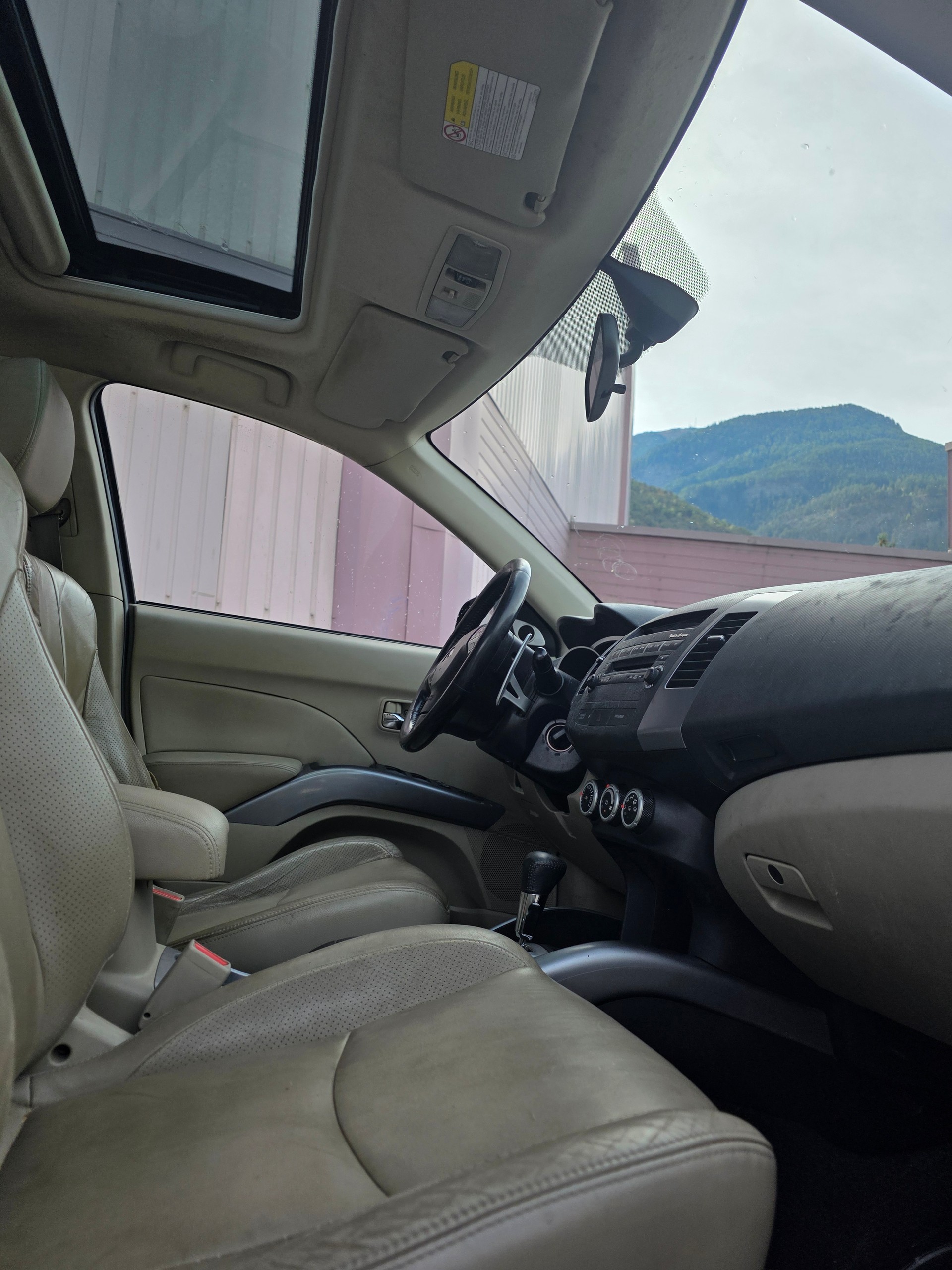 MITSUBISHI Outlander 2.4 Intense 4WD-image-9