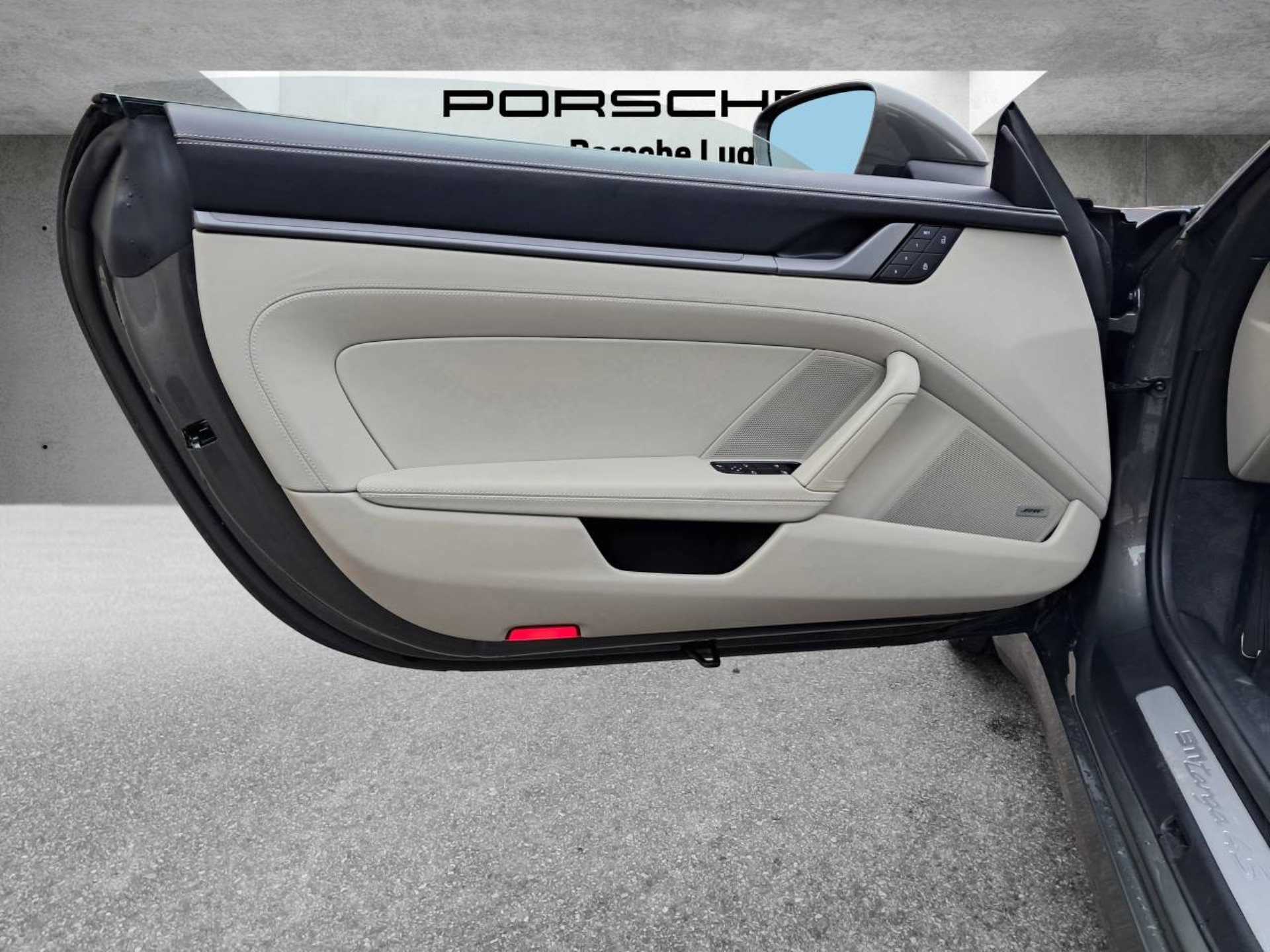 PORSCHE 911 Targa 4S-image-23