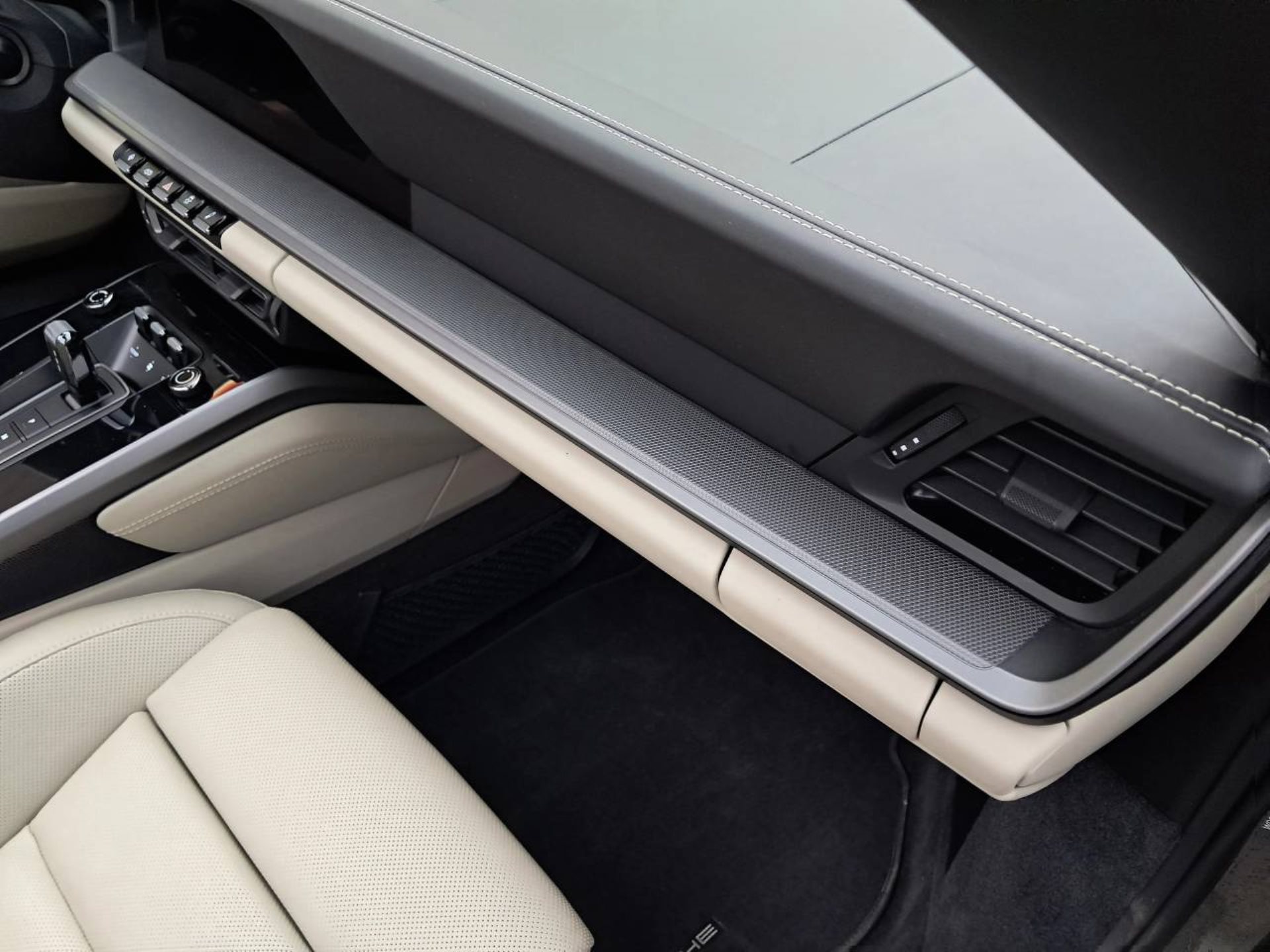 PORSCHE 911 Targa 4S-image-26
