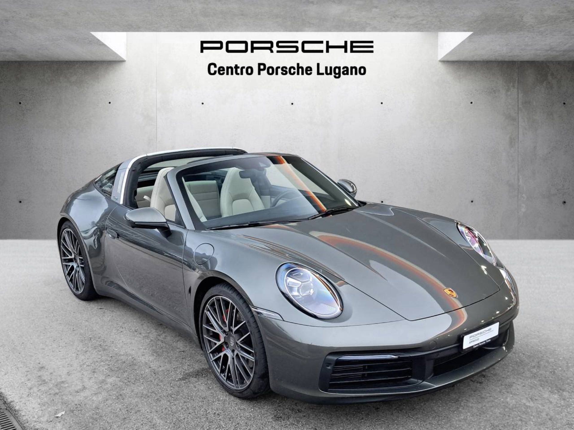 PORSCHE 911 Targa 4S-image-5