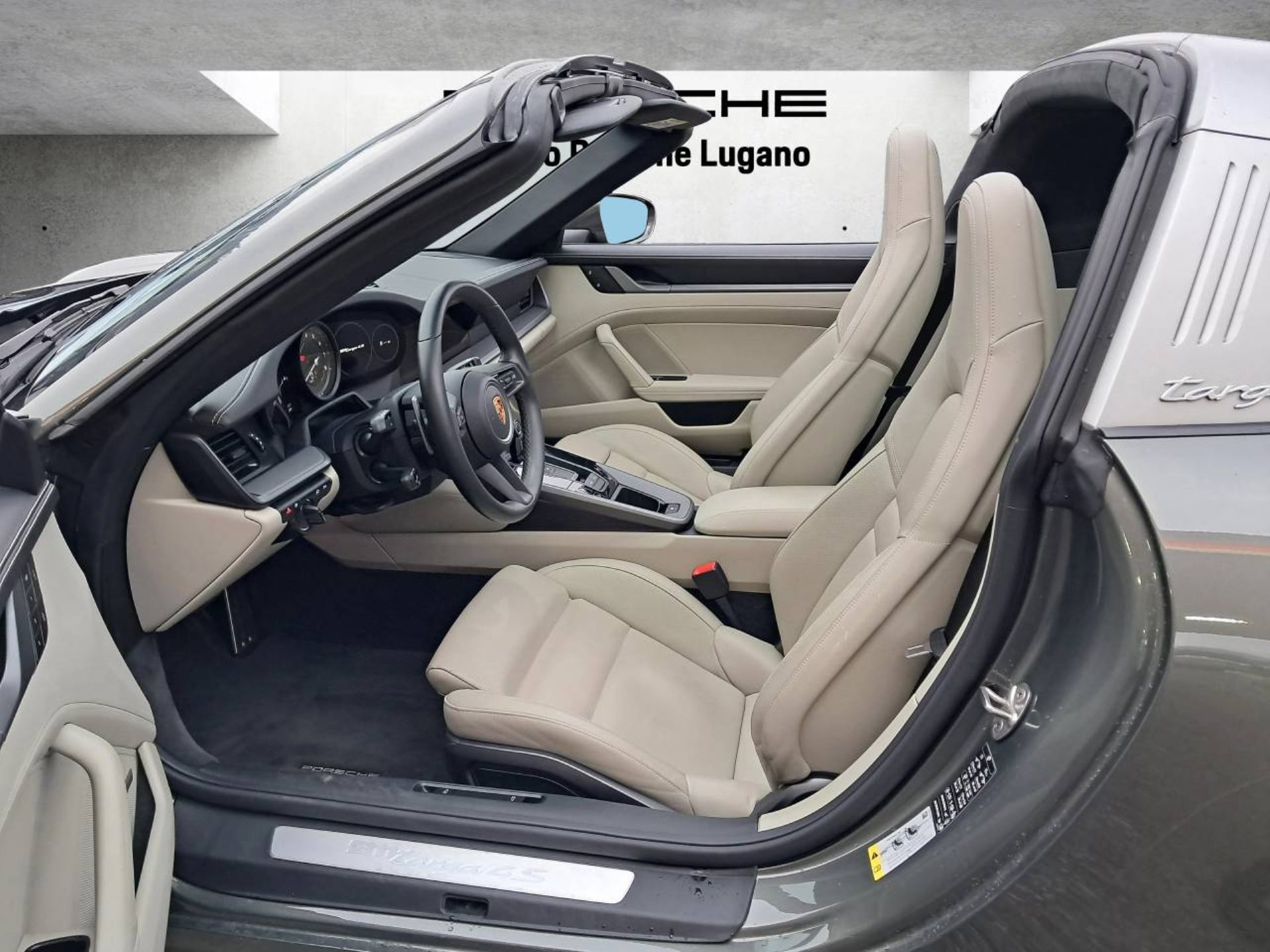 PORSCHE 911 Targa 4S-image-4
