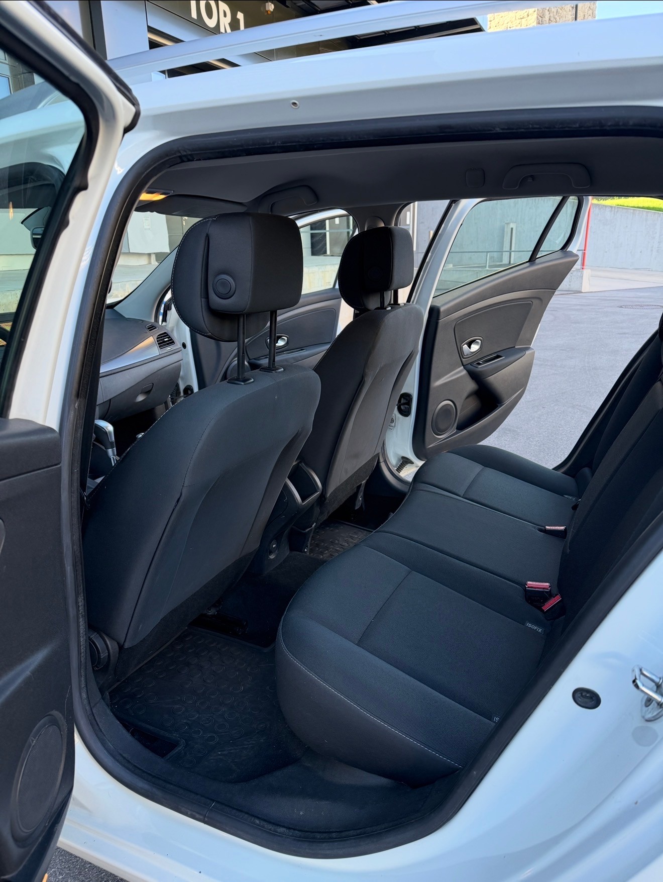 RENAULT Mégane Grandtour 1.5 dCi Expression EDC-image-14