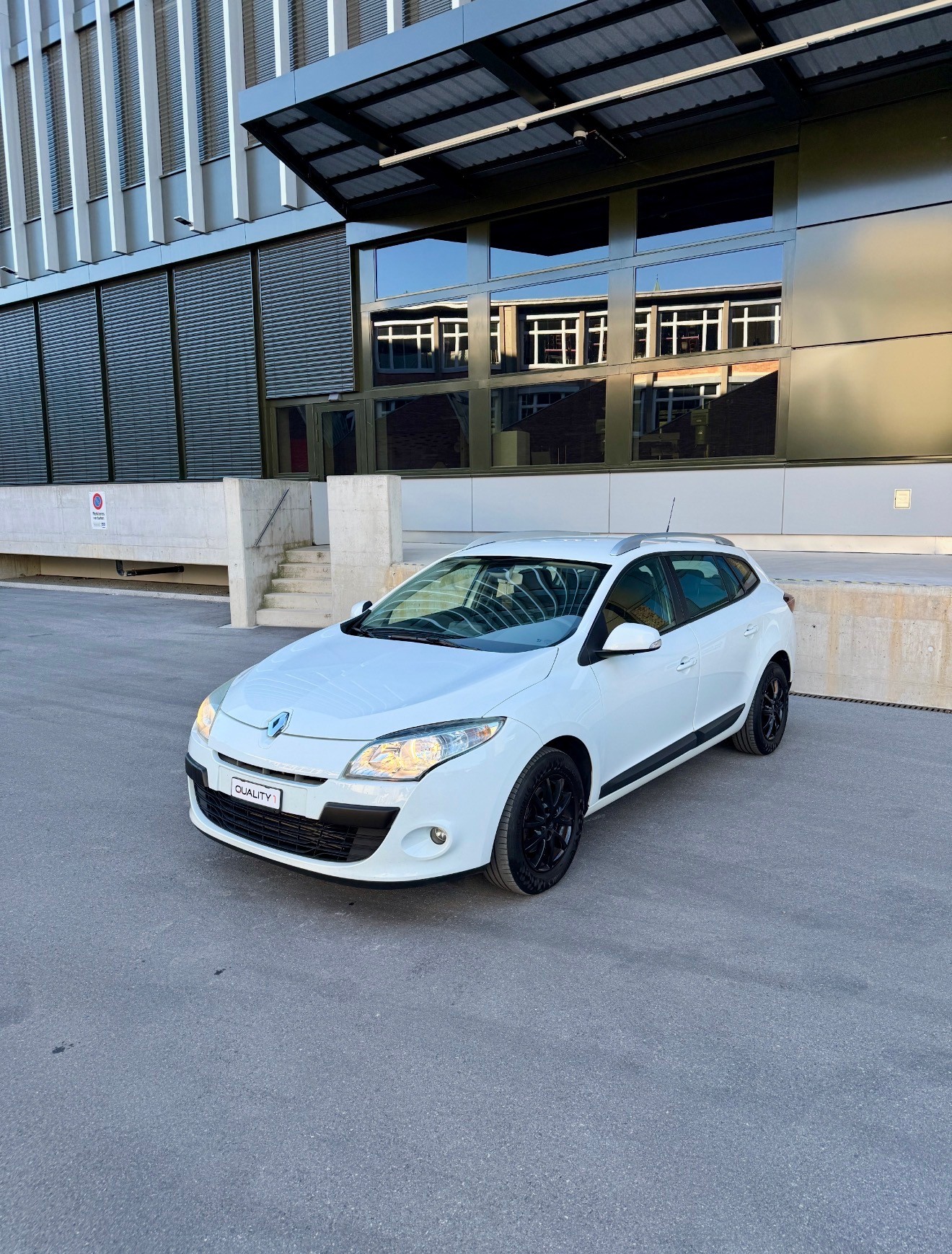 RENAULT Mégane Grandtour 1.5 dCi Expression EDC-image-0