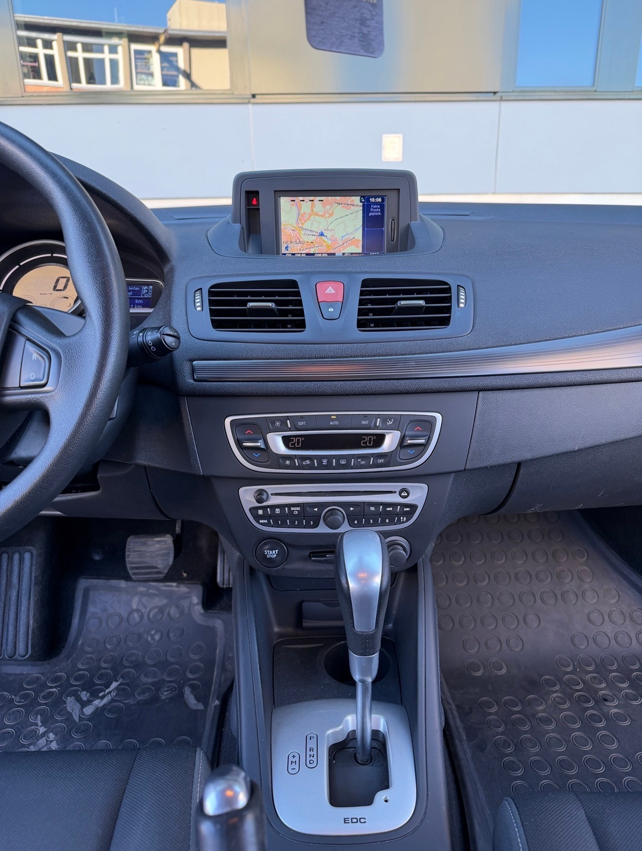 RENAULT Mégane Grandtour 1.5 dCi Expression EDC-image-10