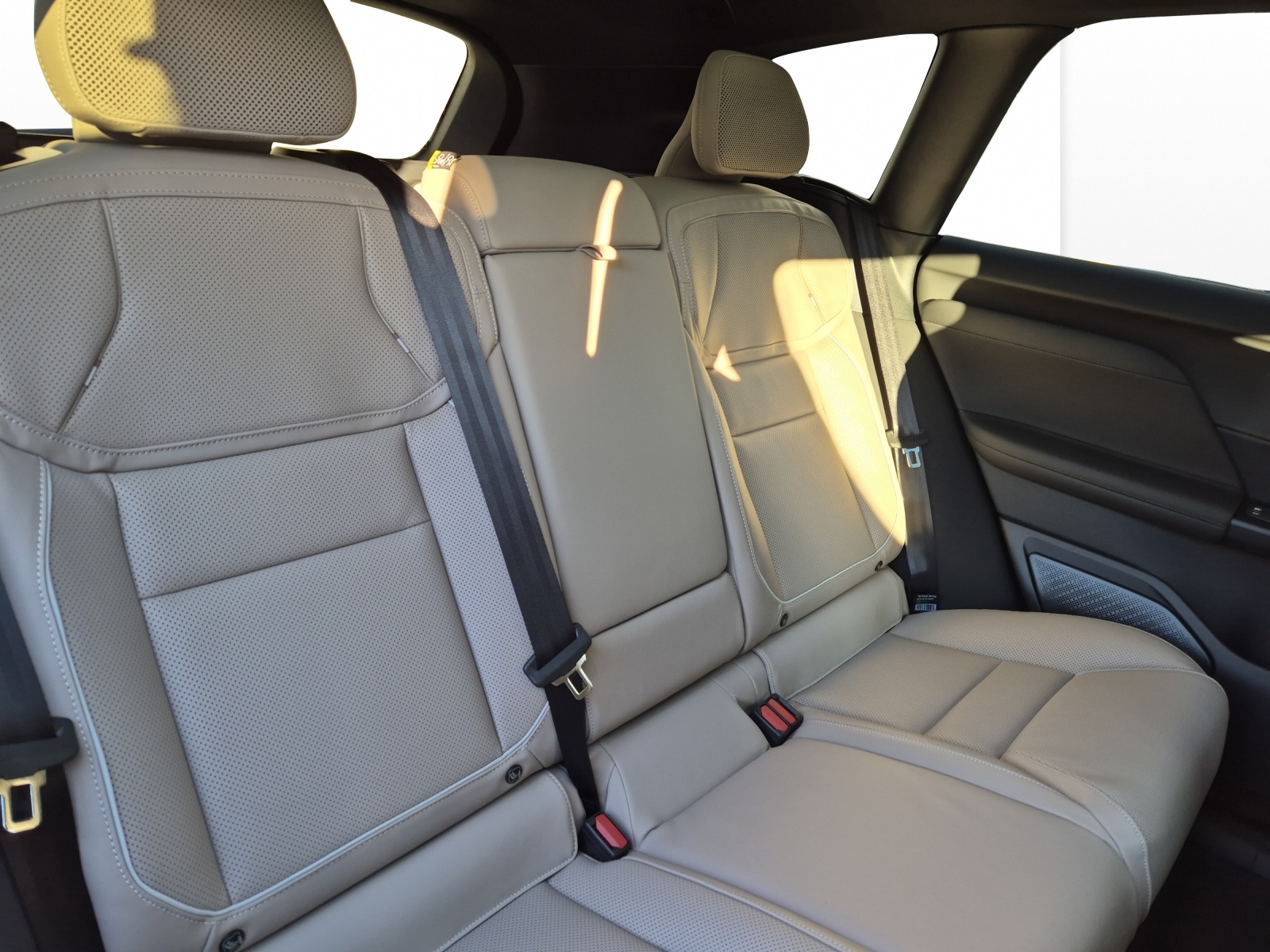 VOLVO EX60 Twin Ultra AWD-image-17