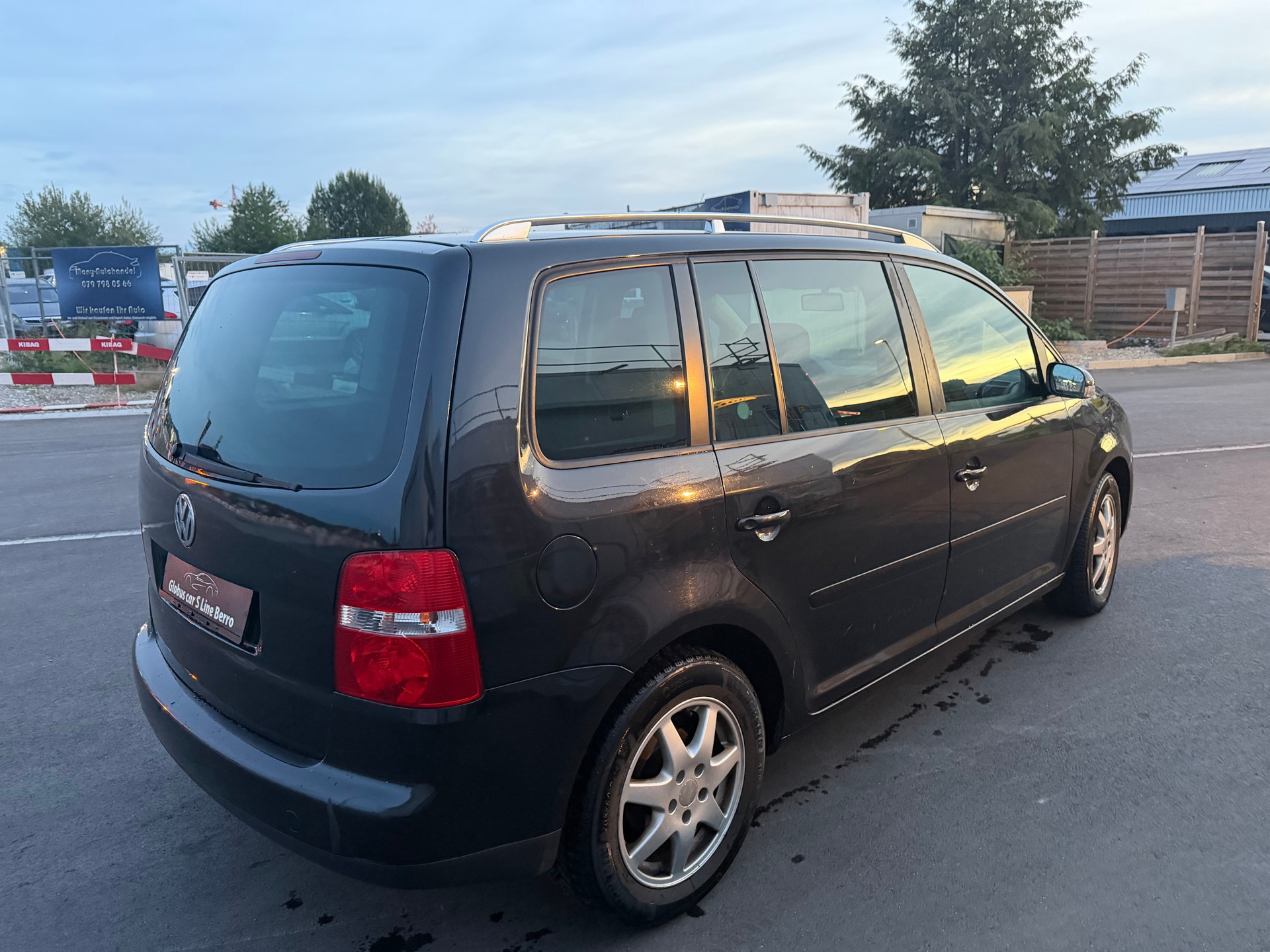 VW Touran 1.9 TDI Trendline-image-4
