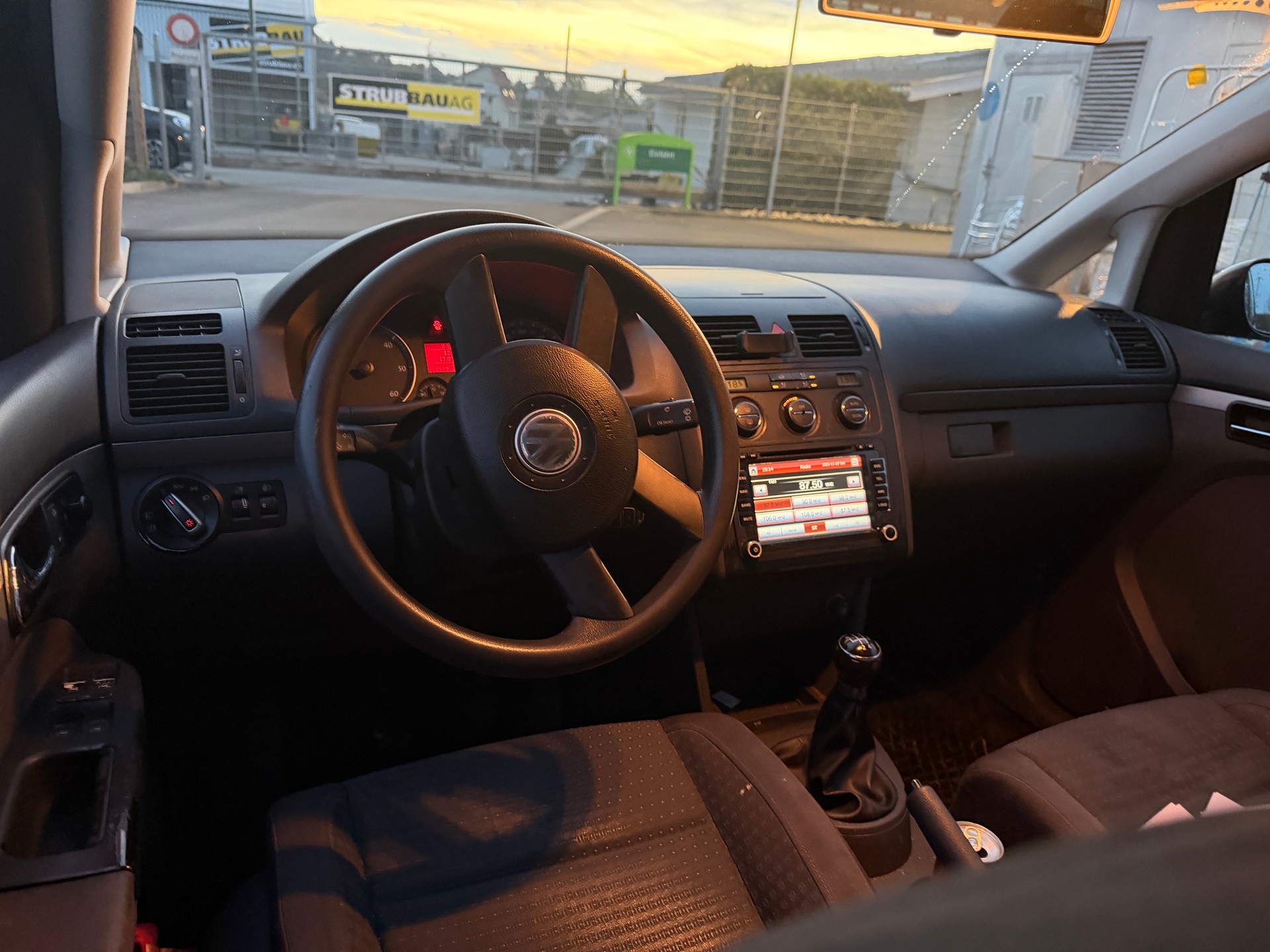 VW Touran 1.9 TDI Trendline-image-10