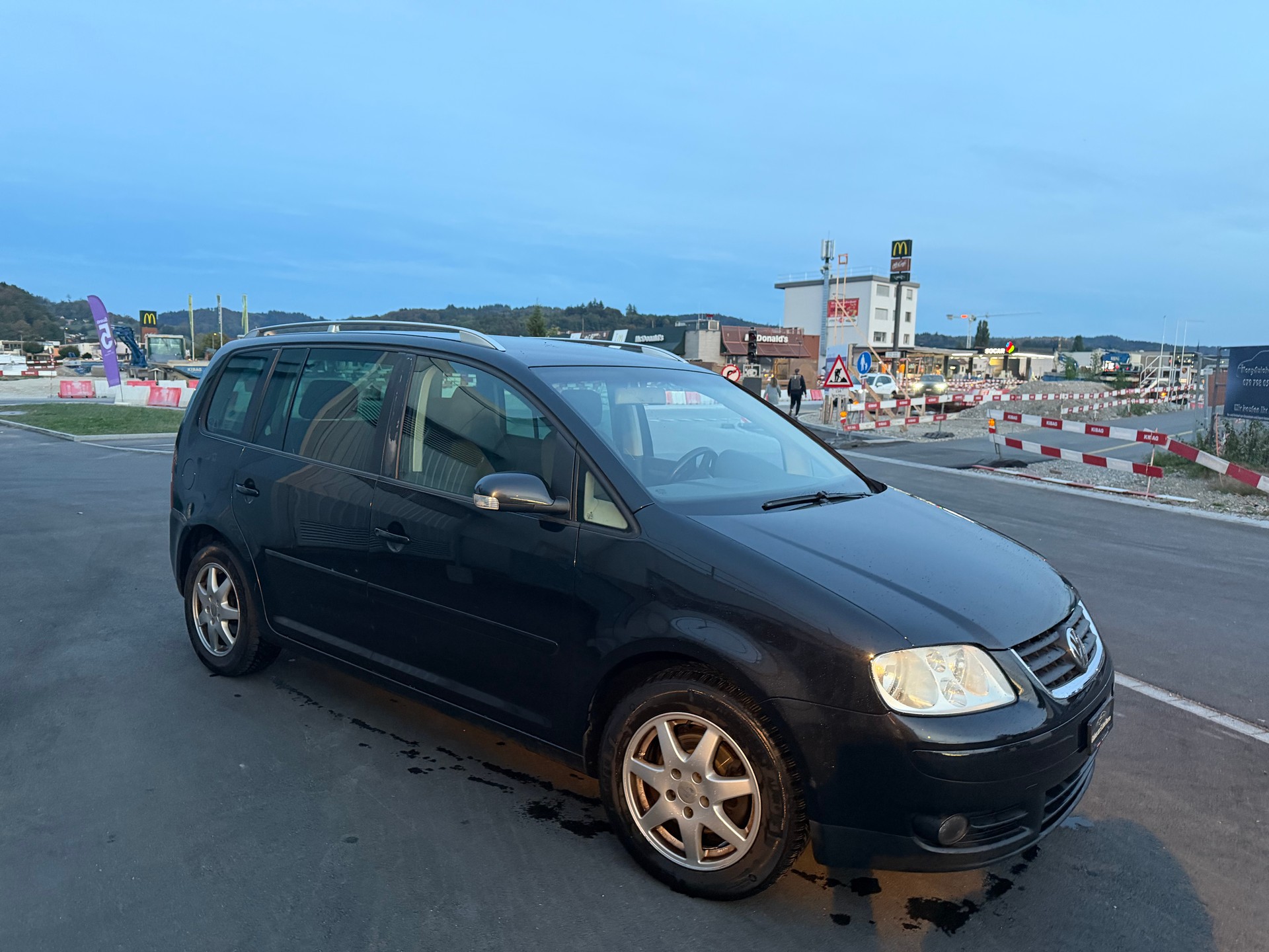 VW Touran 1.9 TDI Trendline-image-2