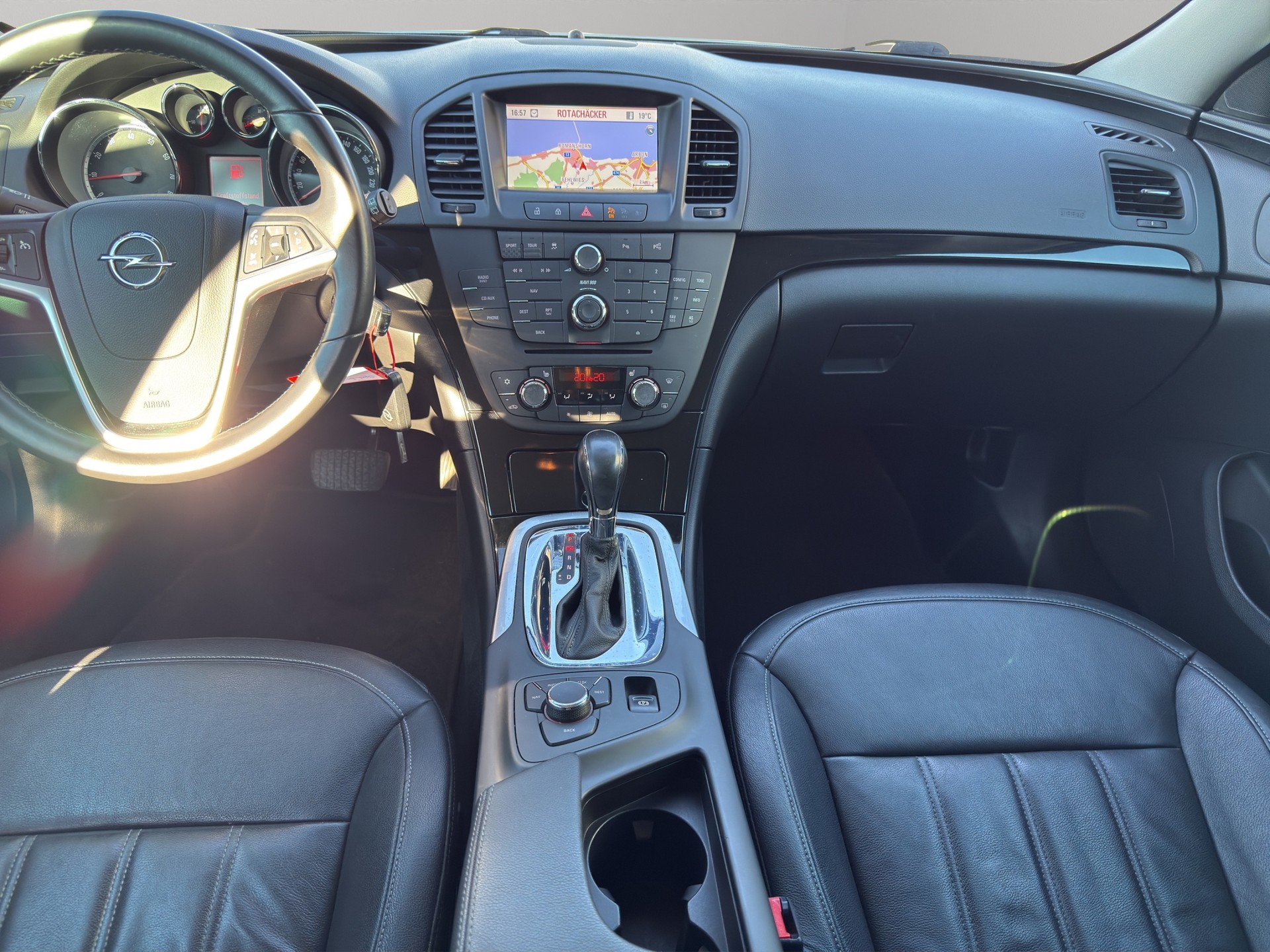 OPEL Insignia ST 2.0 Turbo Sport 4WD Aut.-image-19