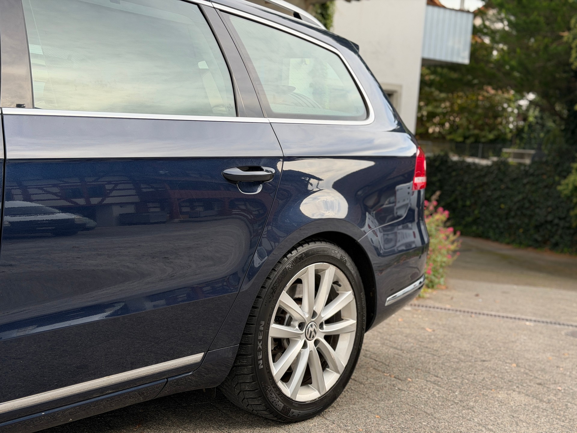 VW Passat Variant 3.6 FSI Highline 4Motion DSG-image-4