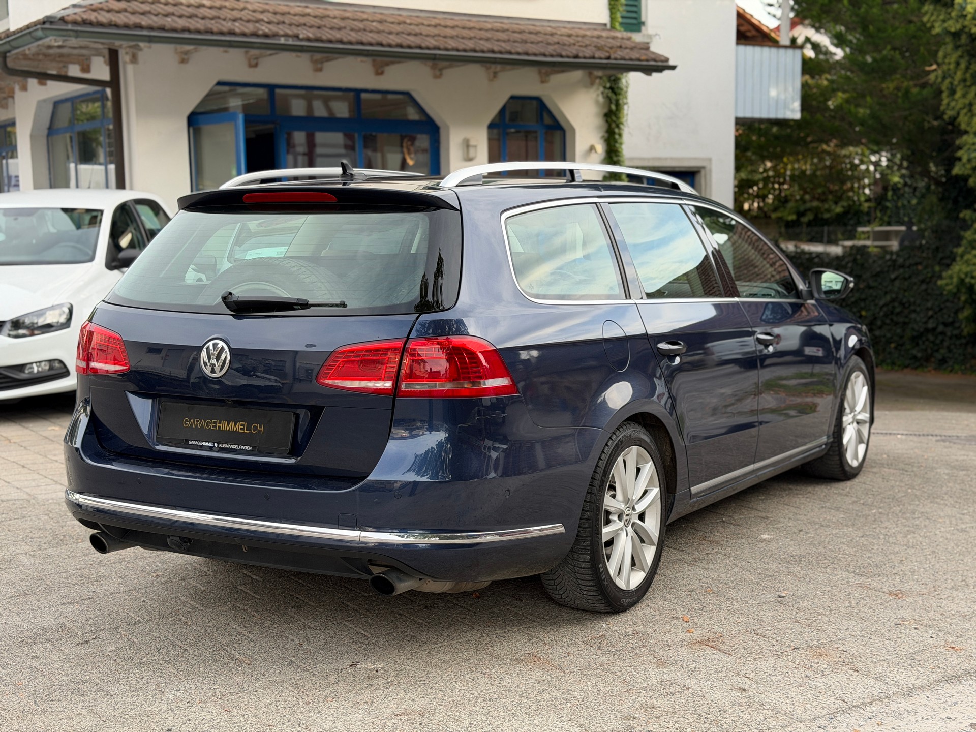 VW Passat Variant 3.6 FSI Highline 4Motion DSG-image-12