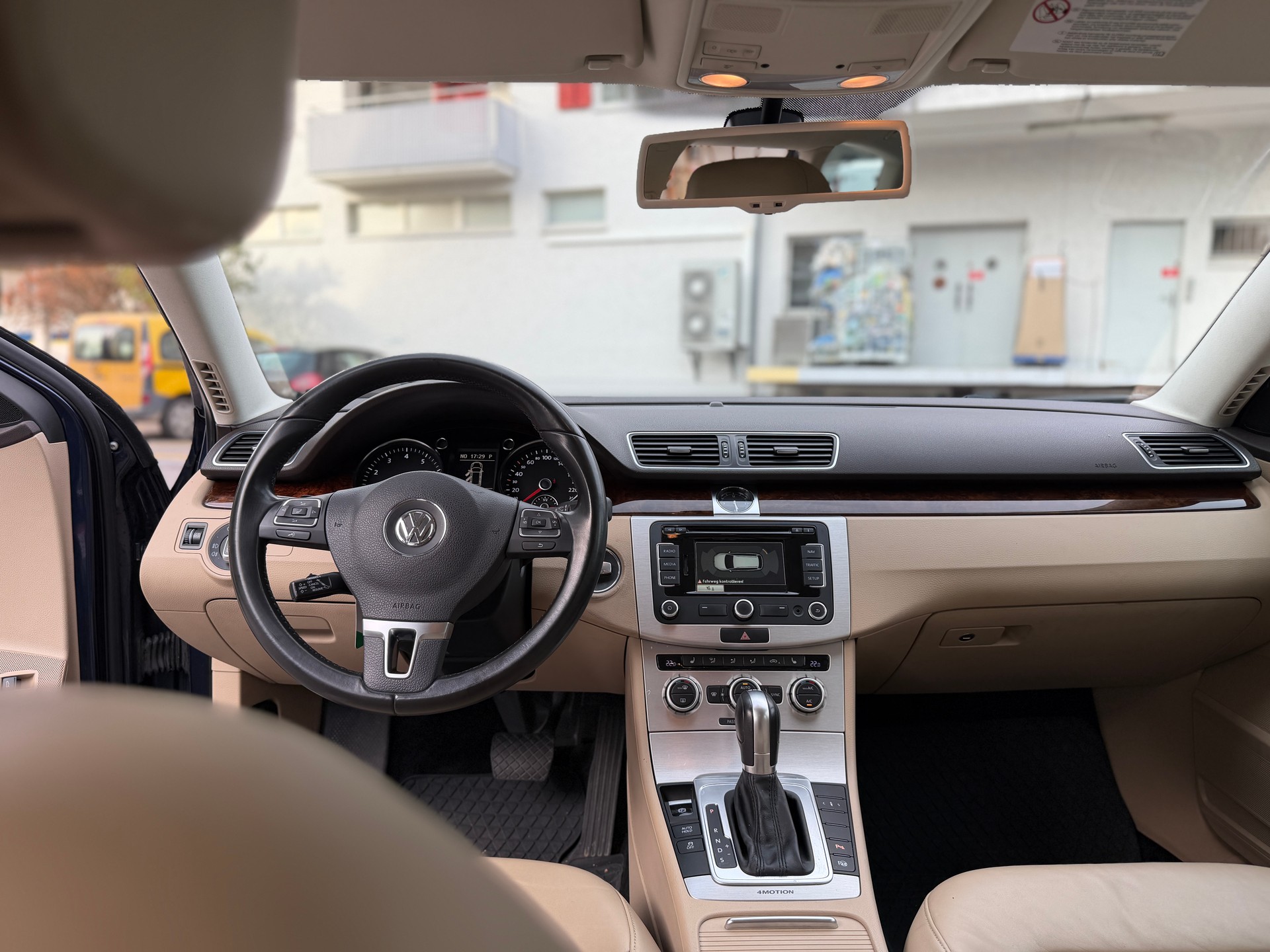 VW Passat Variant 3.6 FSI Highline 4Motion DSG-image-6