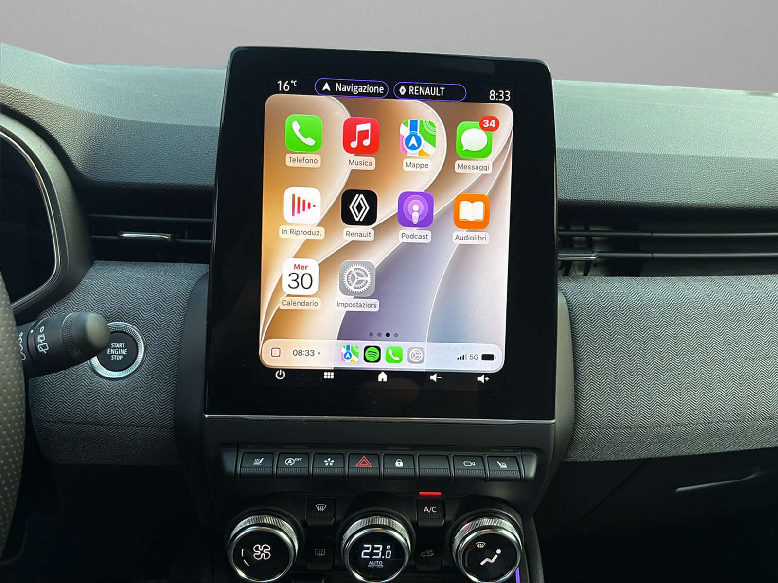 RENAULT Clio 1.0 Techno X-Tronic-image-12