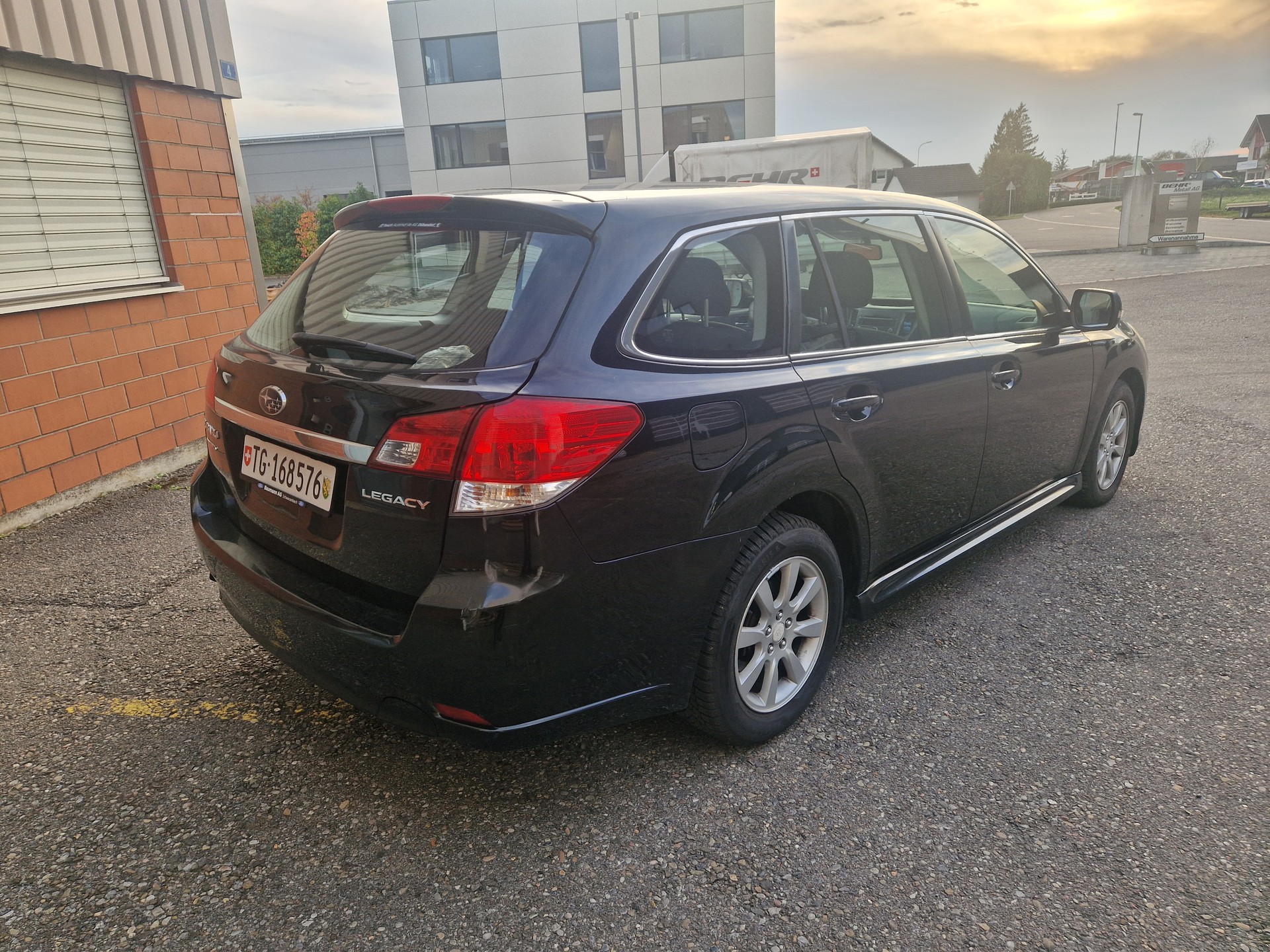 SUBARU Legacy 2.0i Limited AWD Lineartronic-image-5