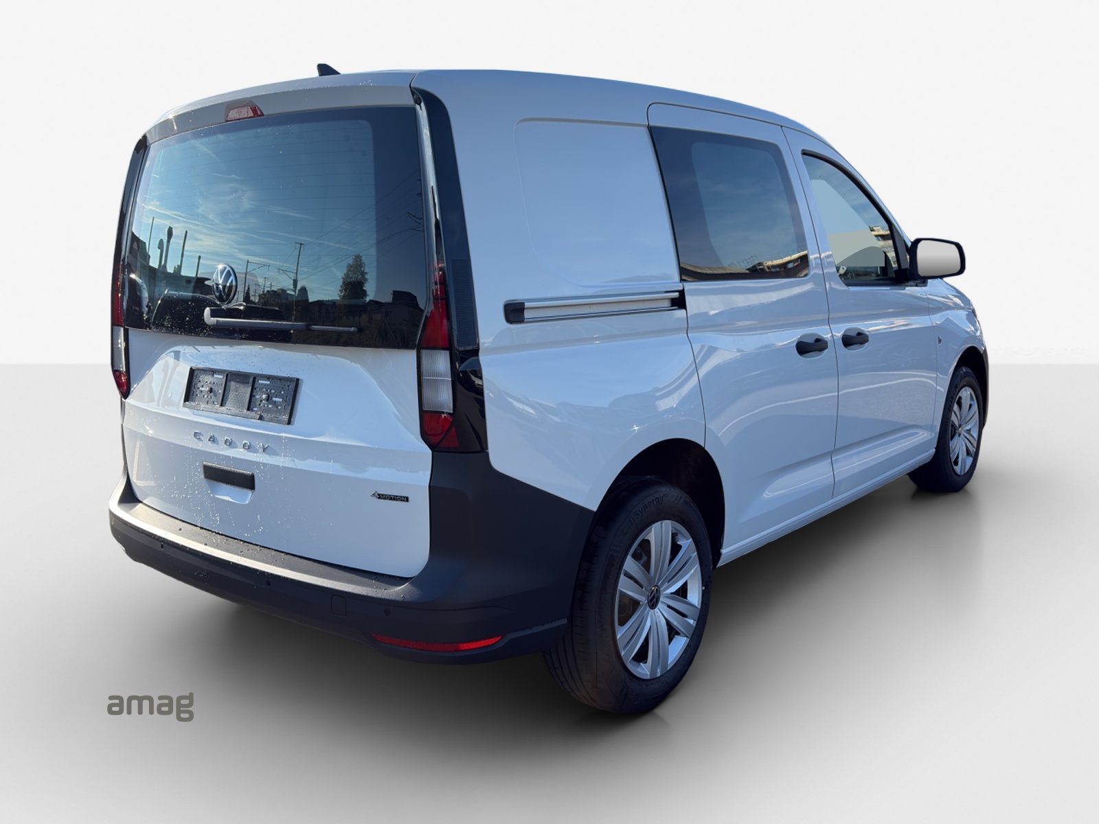 VW Caddy Cargo 2.0TDI 4Motion-image-4
