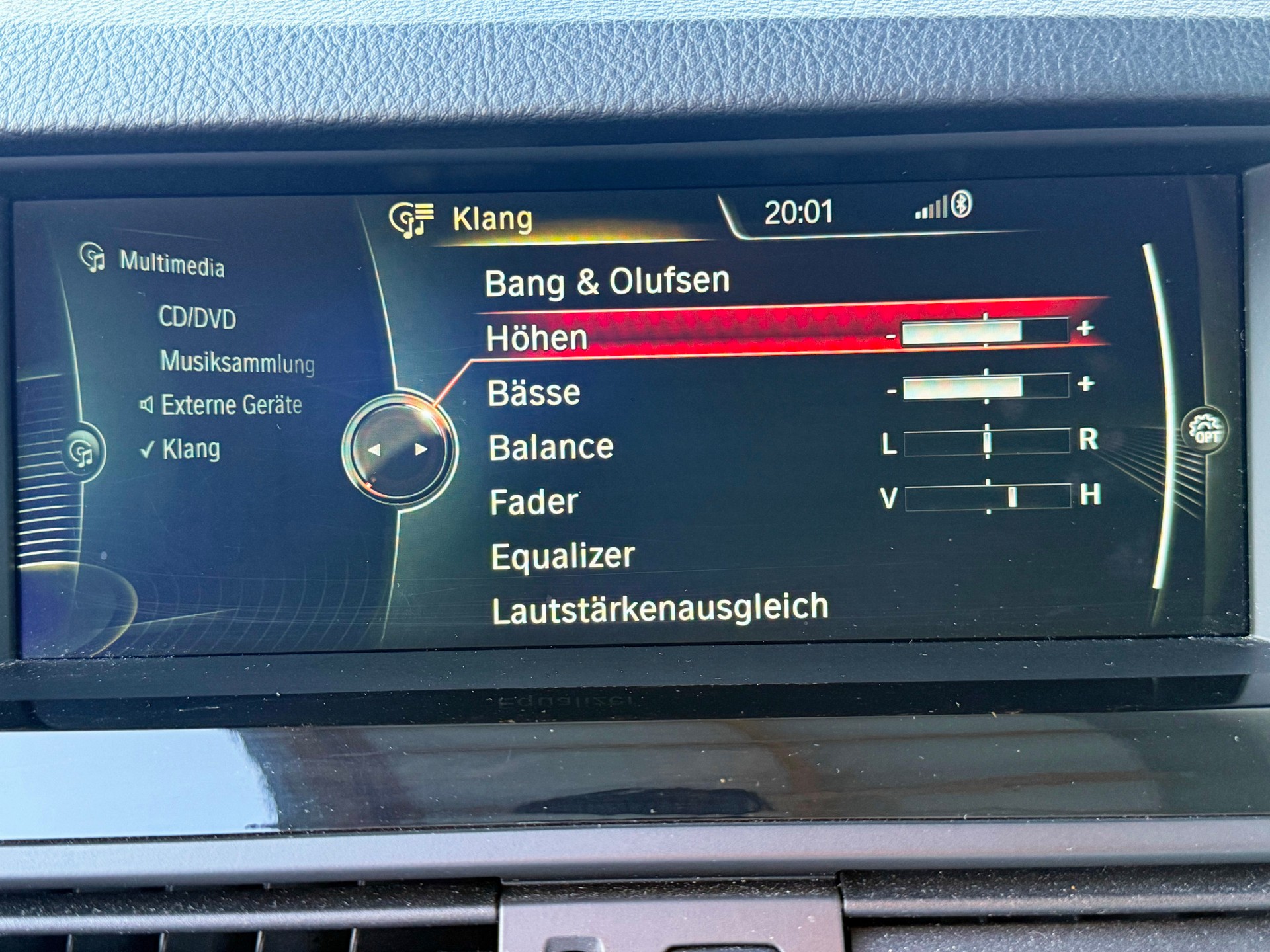 BMW 550i xDrive-image-17