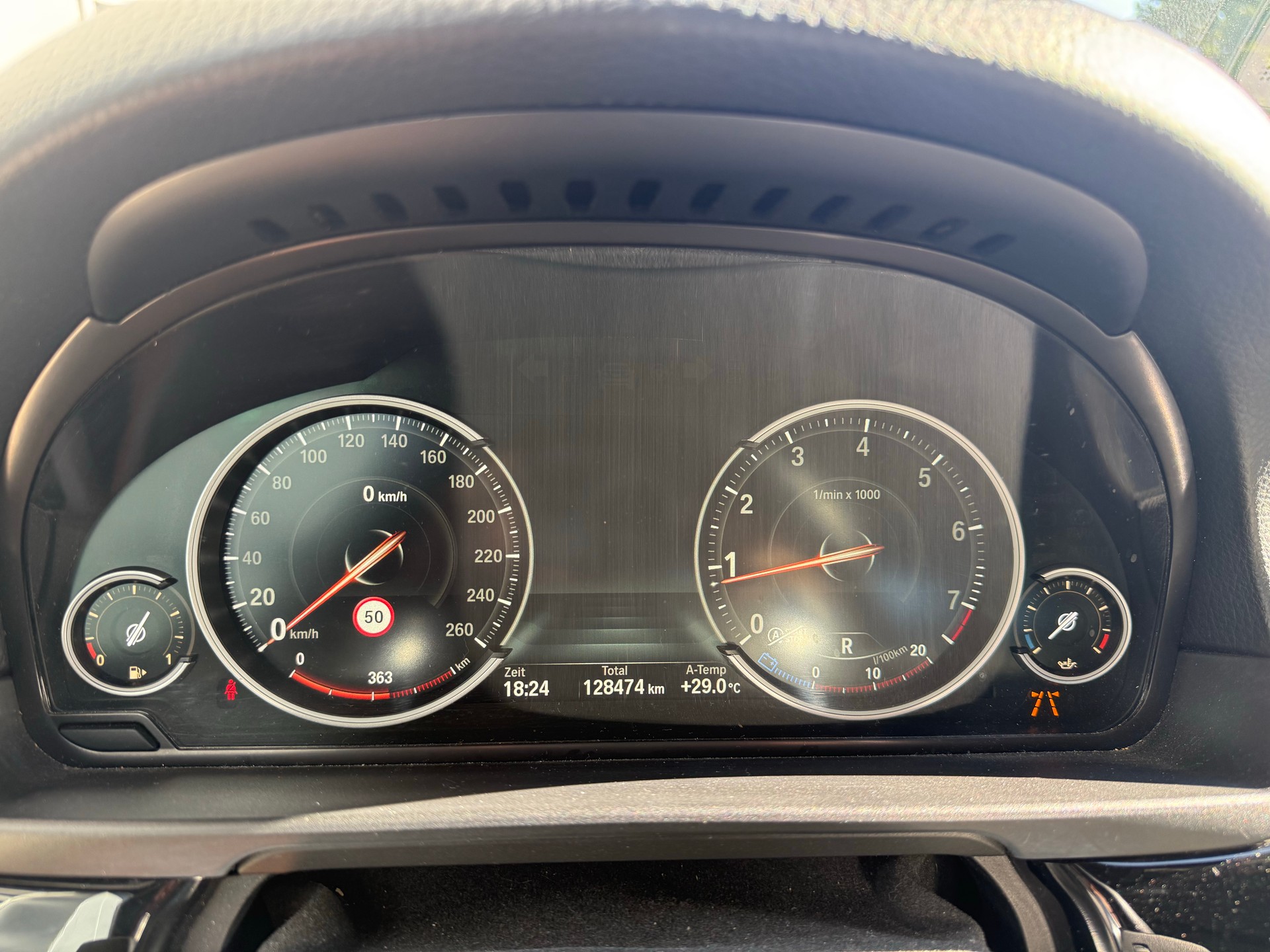 BMW 550i xDrive-image-13