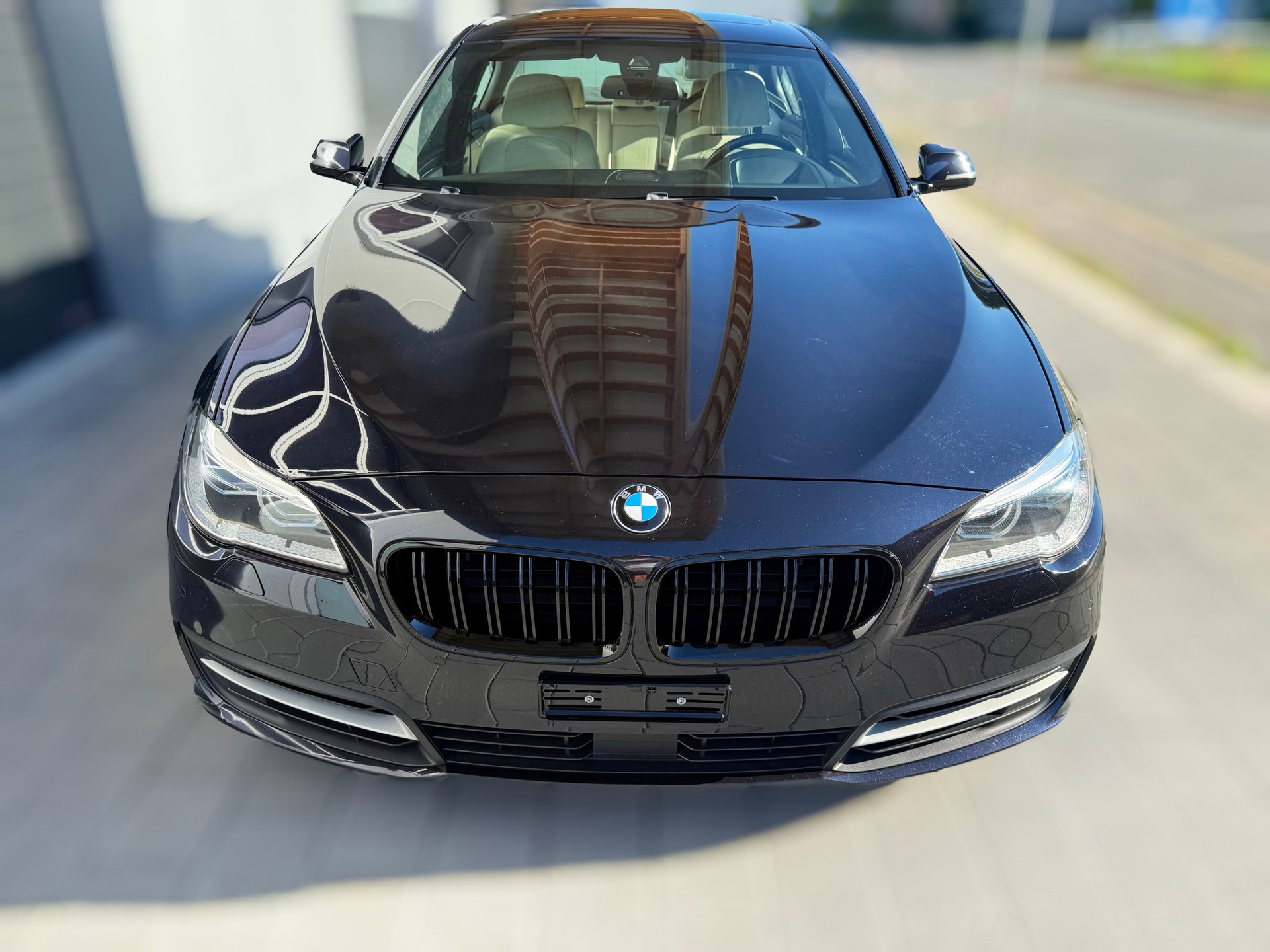 BMW 550i xDrive-image-9