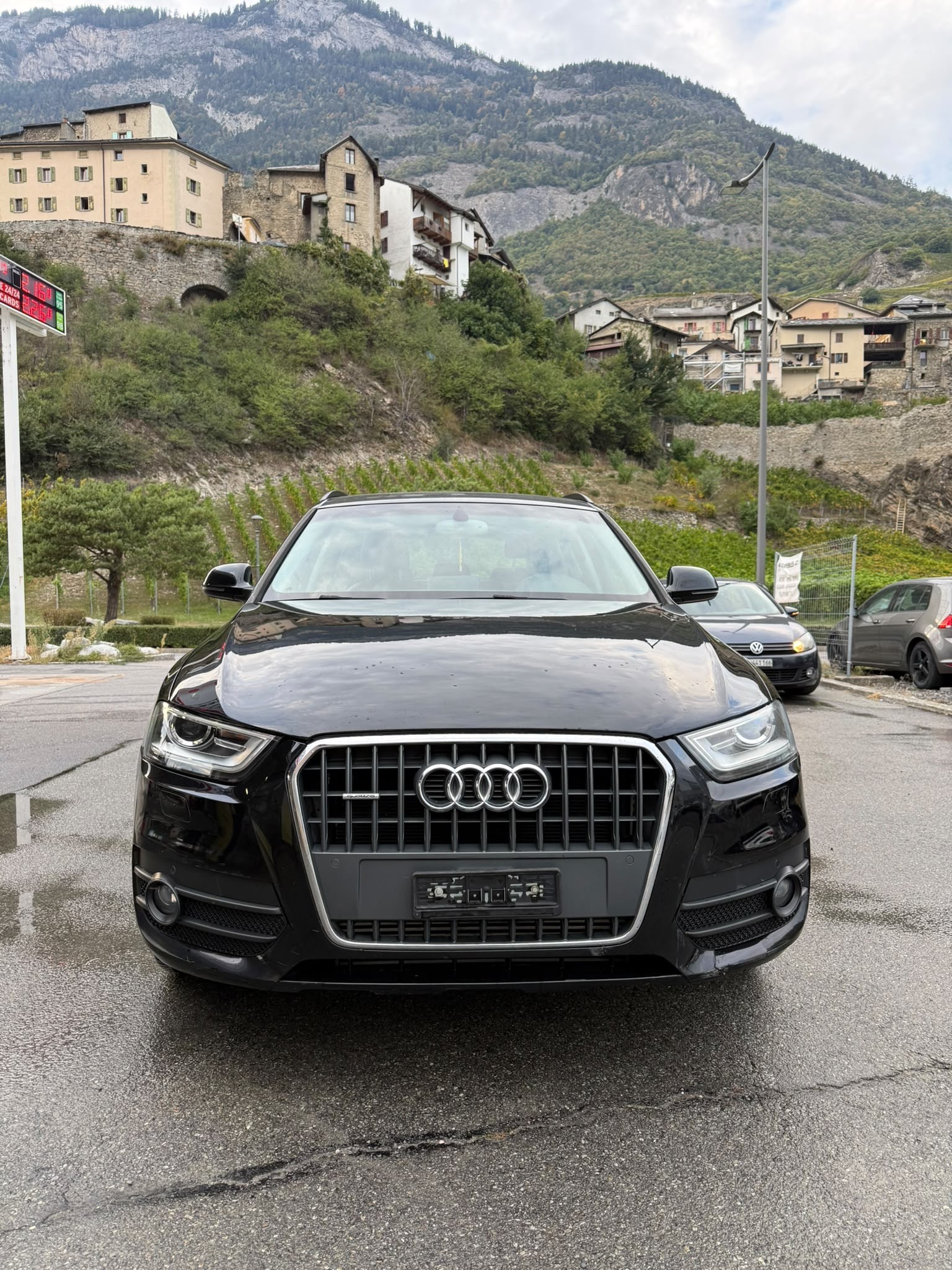 AUDI Q3 2.0 TDI Start quattro S-tronic-image-3