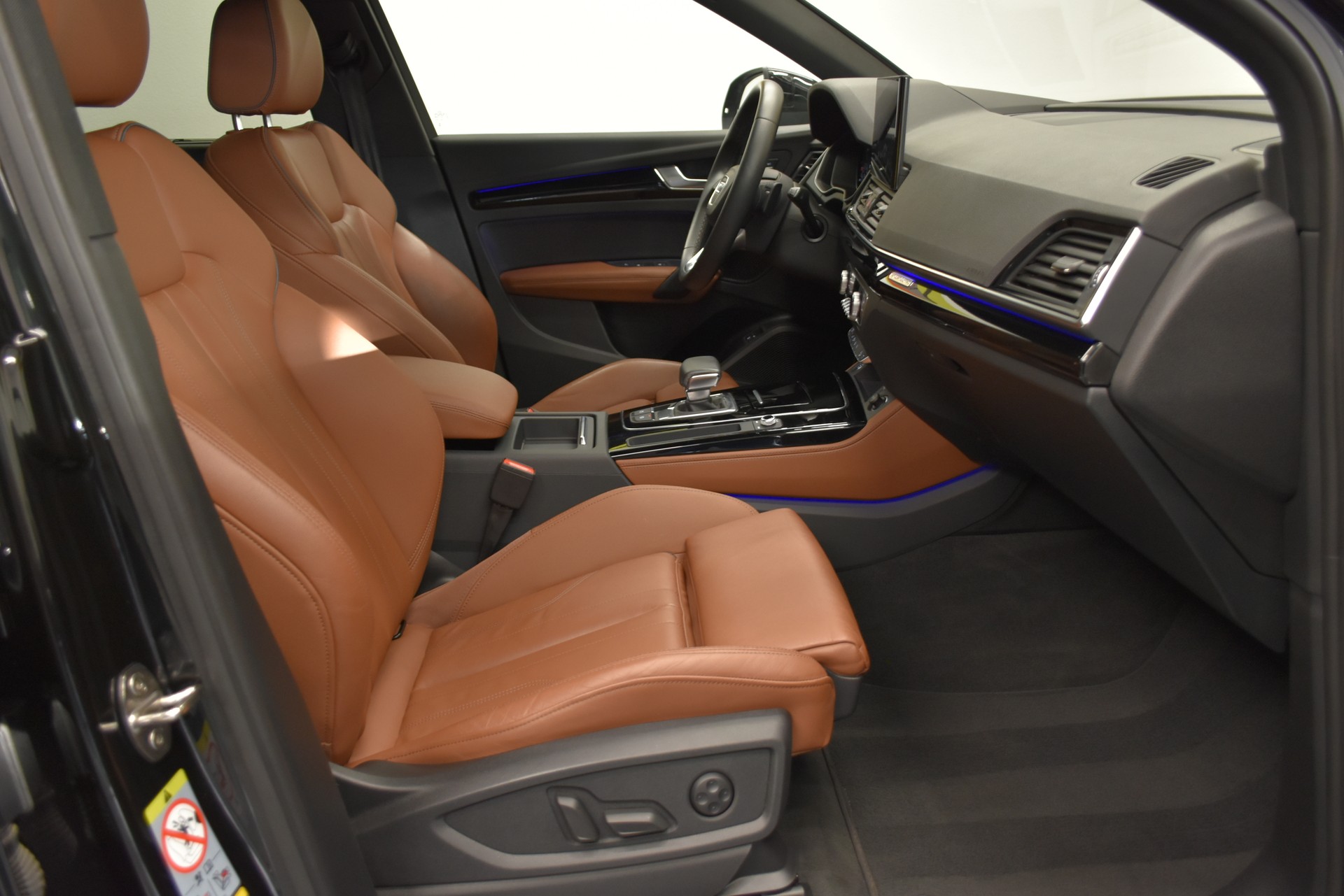 AUDI Q5 Sportback 50 TFSI e PHEV S line quattro S-tronic-image-2