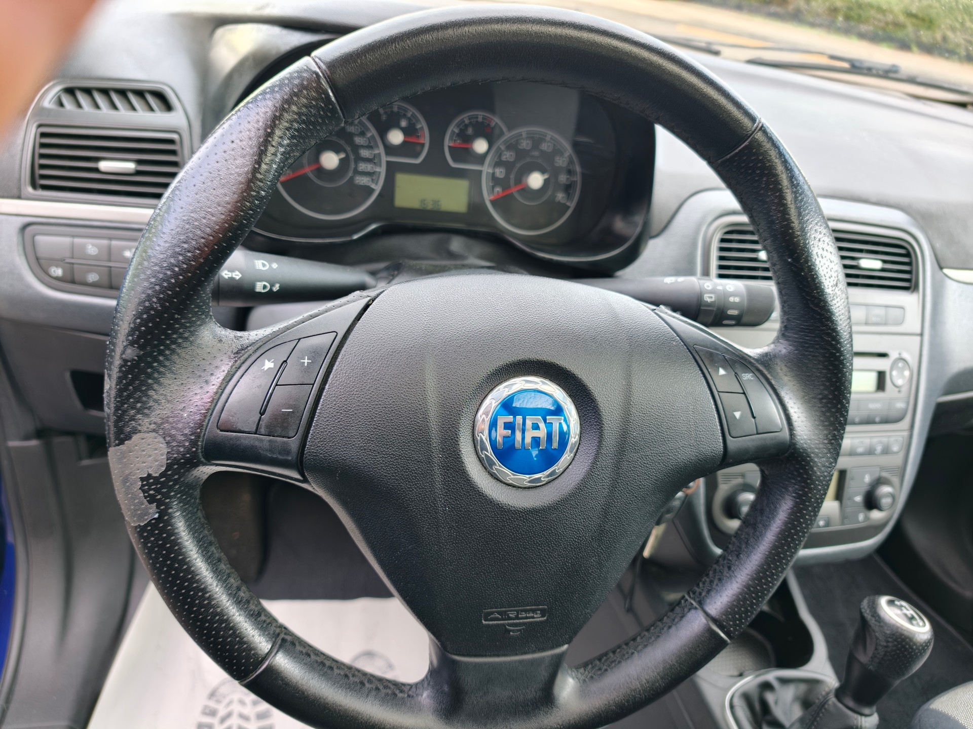 FIAT Punto 1.4 Emotion Design "GIUGIARO"-image-13