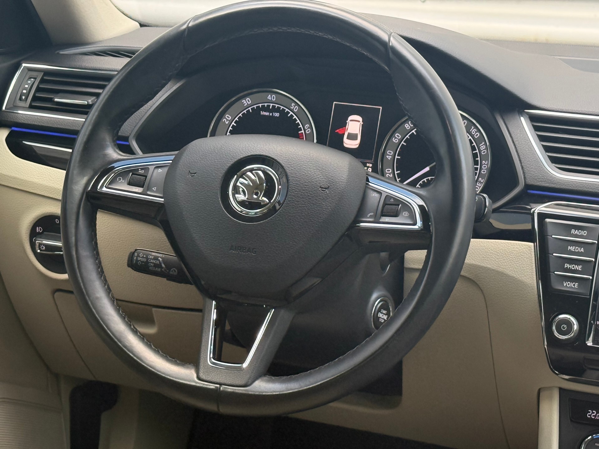 SKODA Superb 2.0TSI L&K 4x4 DSG-image-11