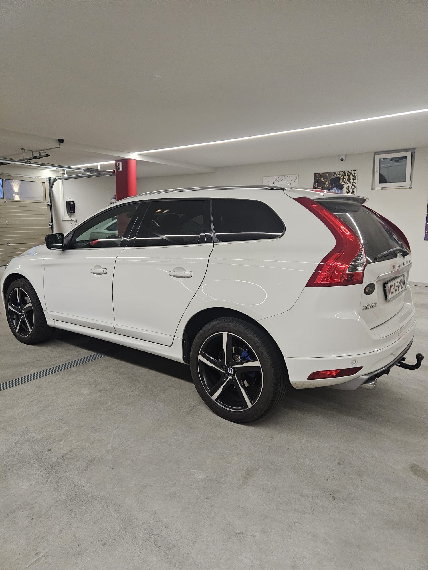 VOLVO 2.4 D5 Mom. R-Design AWD S/S-image-3