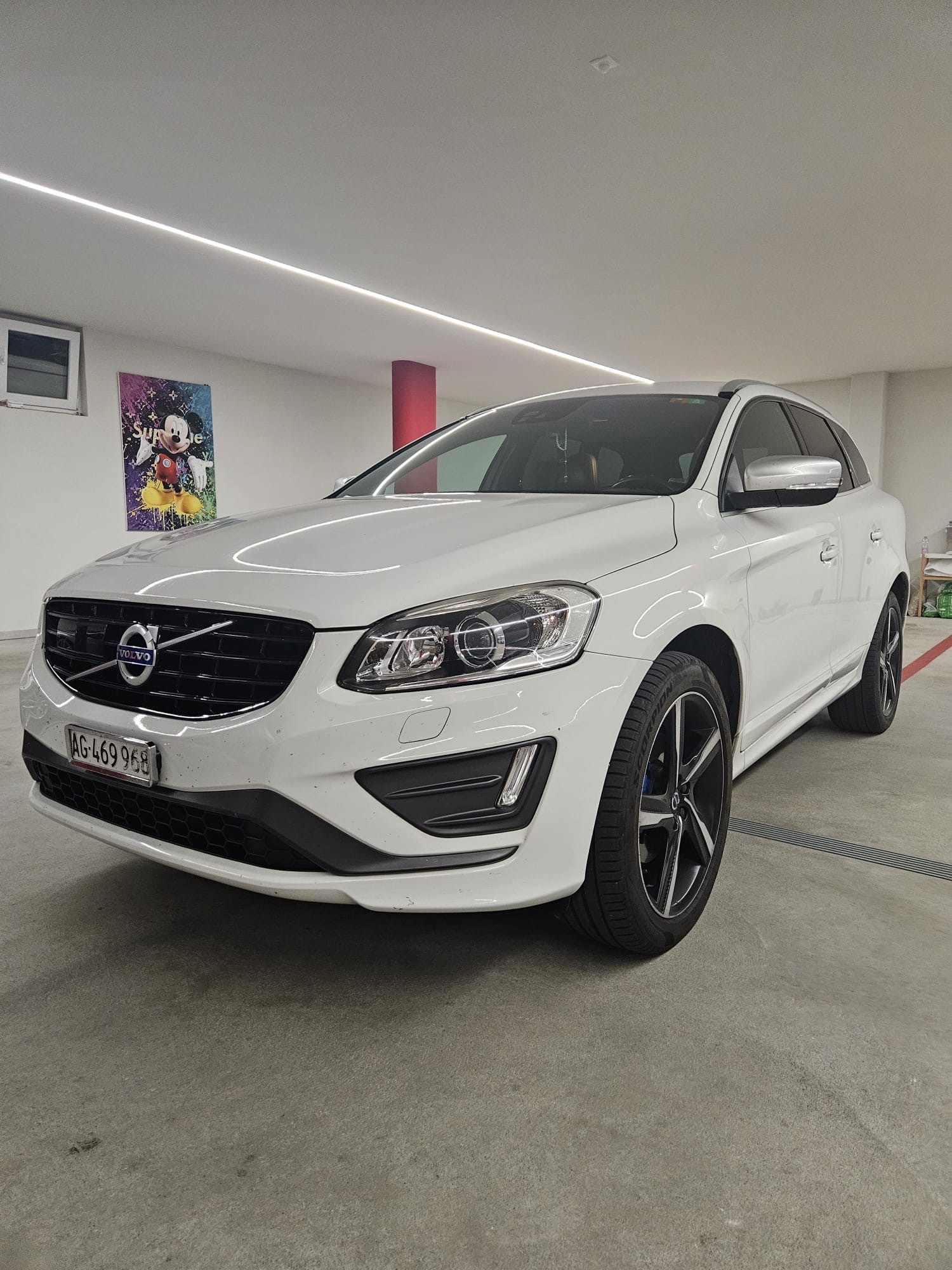 VOLVO 2.4 D5 Mom. R-Design AWD S/S-image-1