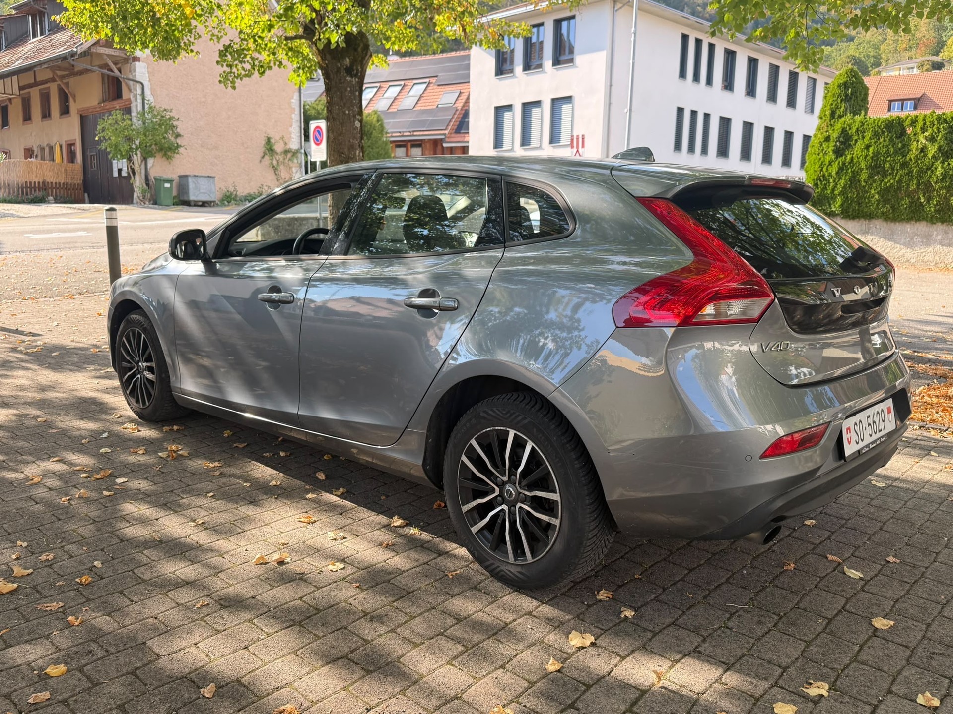 VOLVO V40 D3 Dynamic Edition Geartronic-image-1