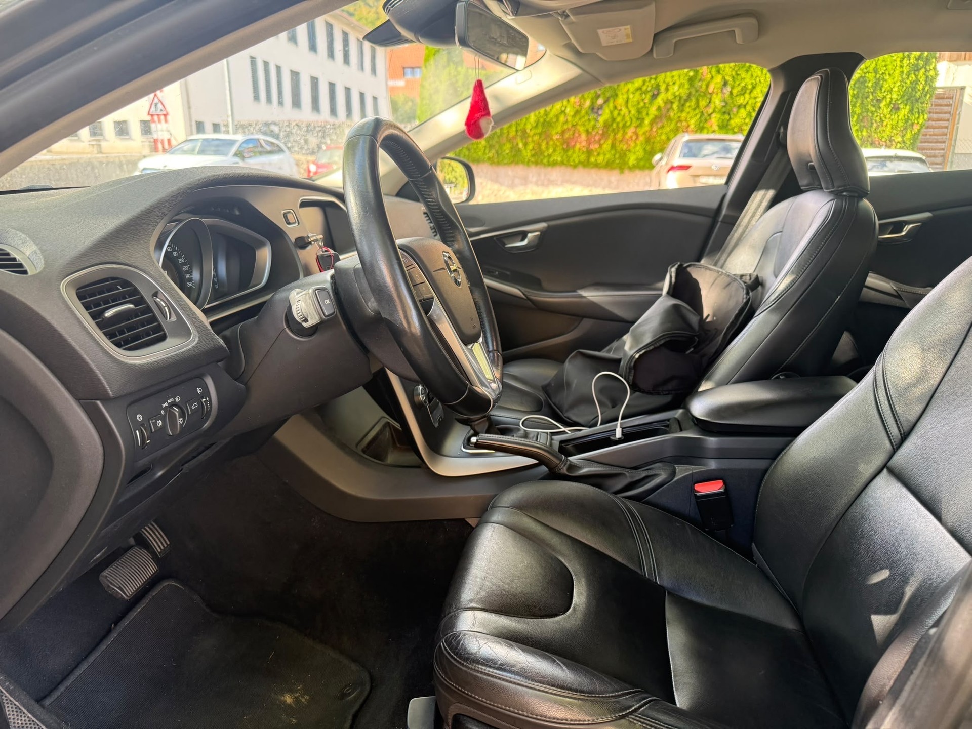 VOLVO V40 D3 Dynamic Edition Geartronic-image-9
