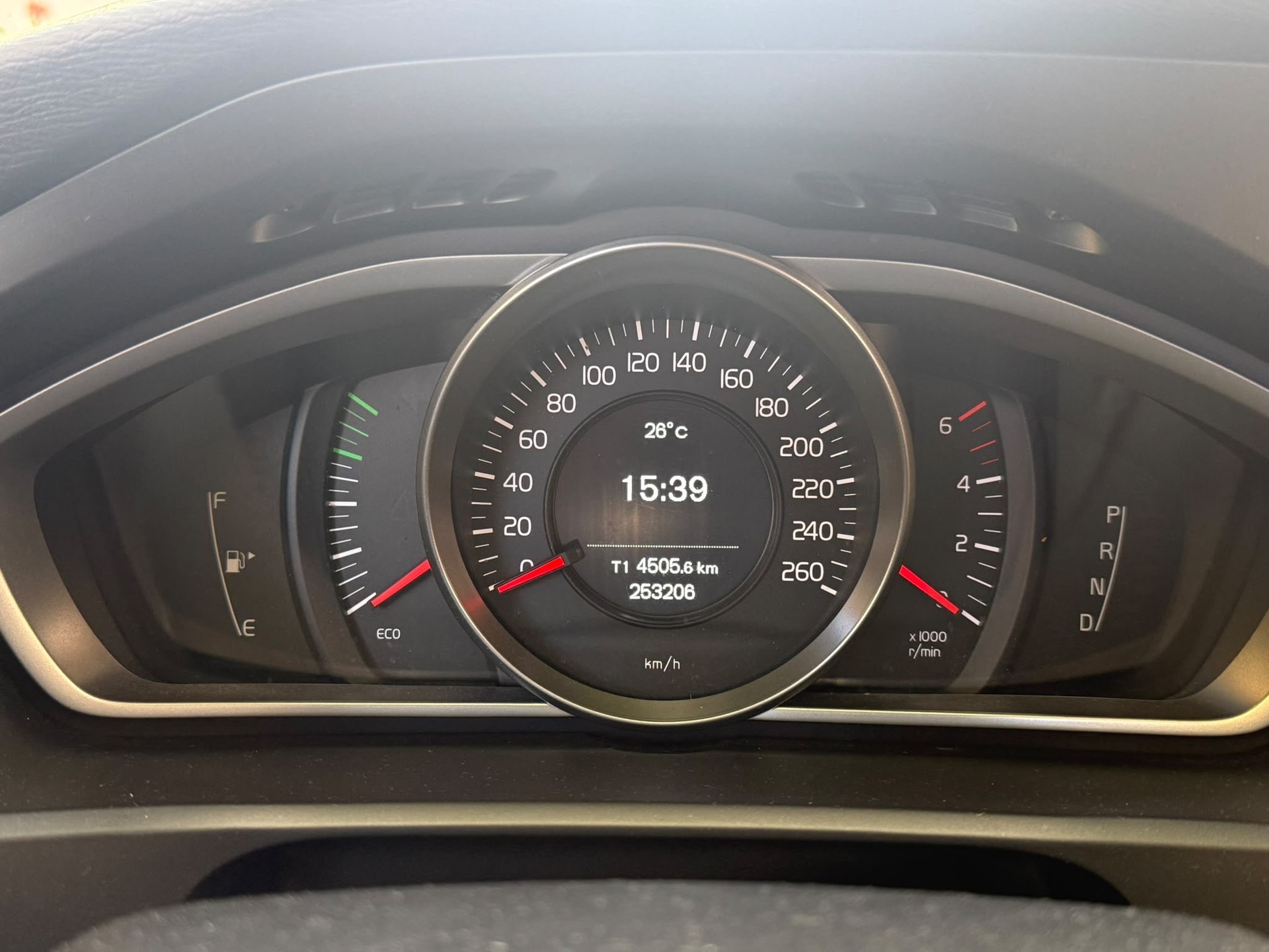 VOLVO V40 D3 Dynamic Edition Geartronic-image-5