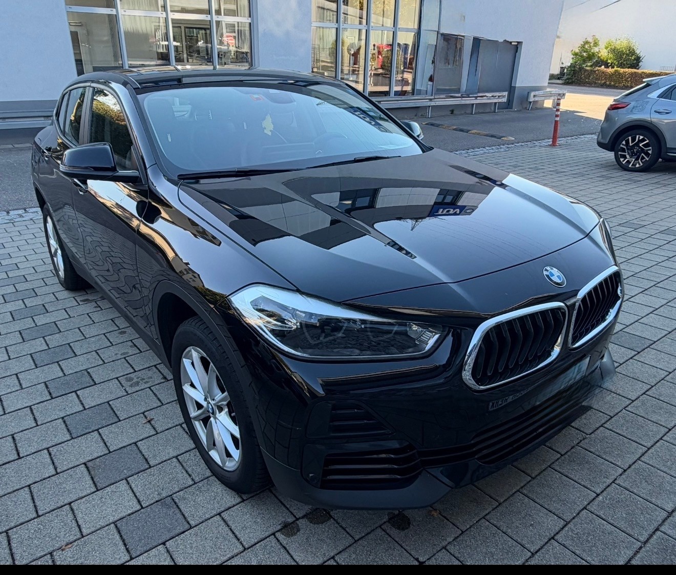 BMW 18d xDrive-image-4