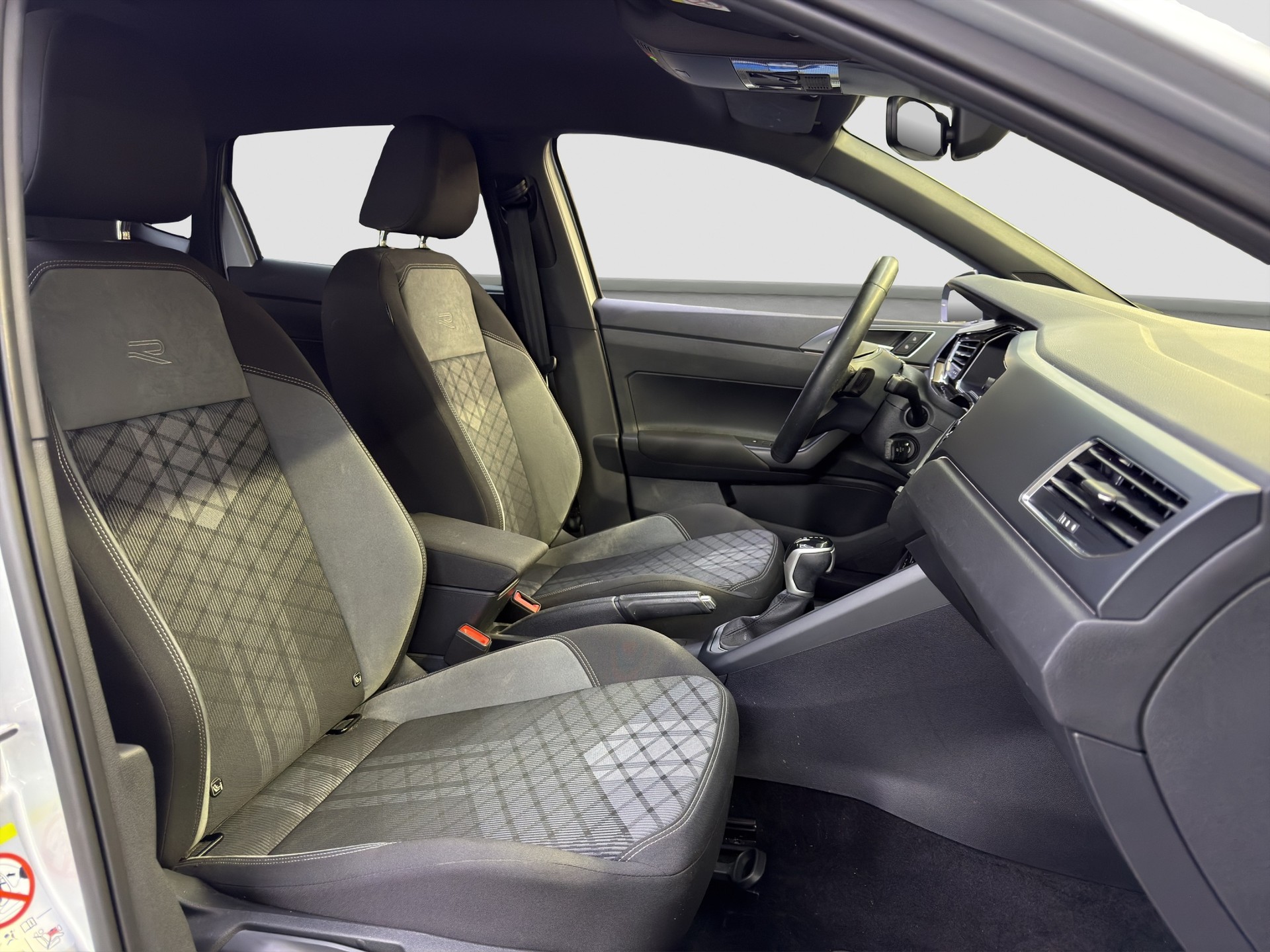 VW Polo 1.0 TSI R-Line DSG-image-28