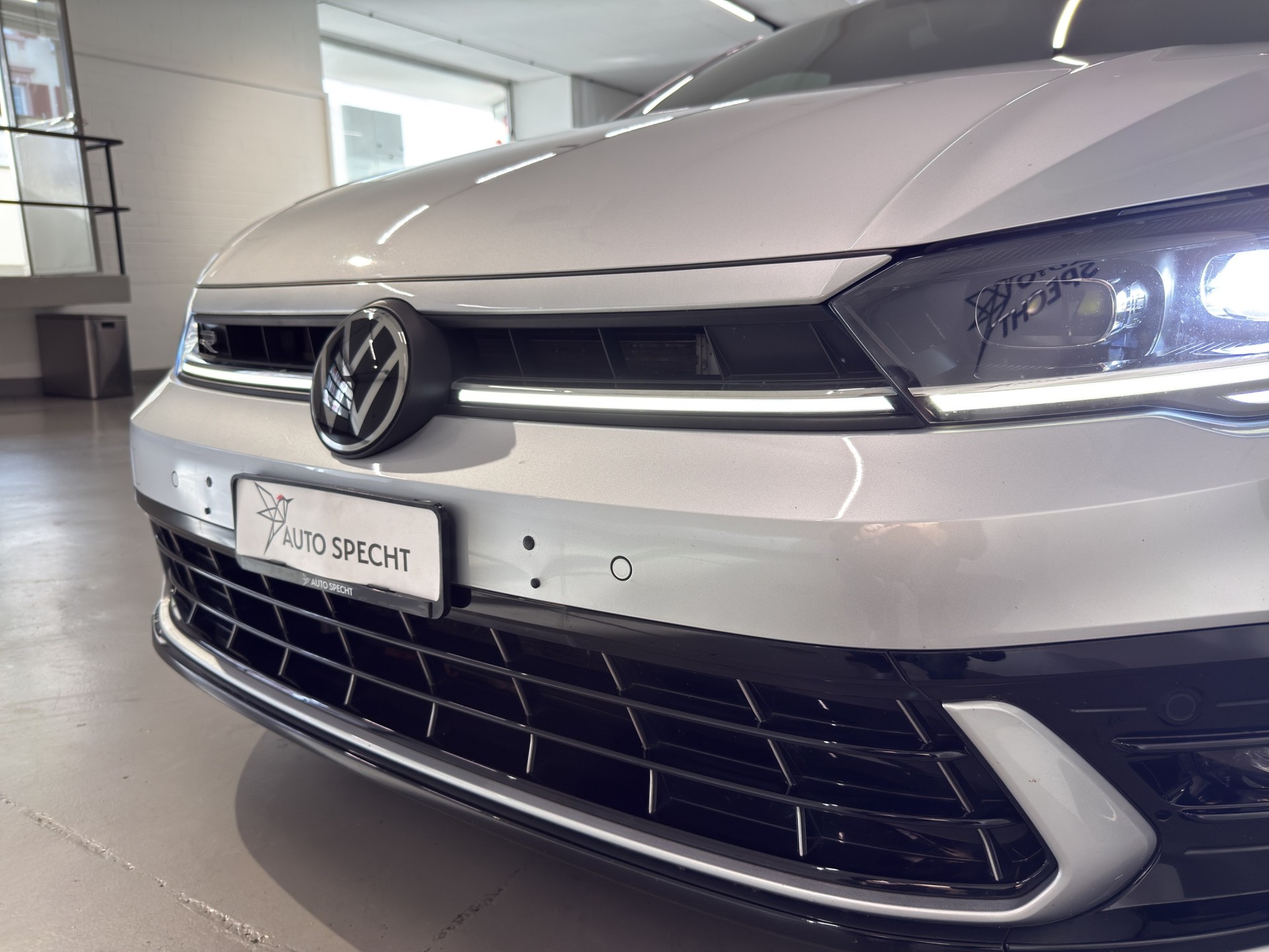 VW Polo 1.0 TSI R-Line DSG-showroom-element-3