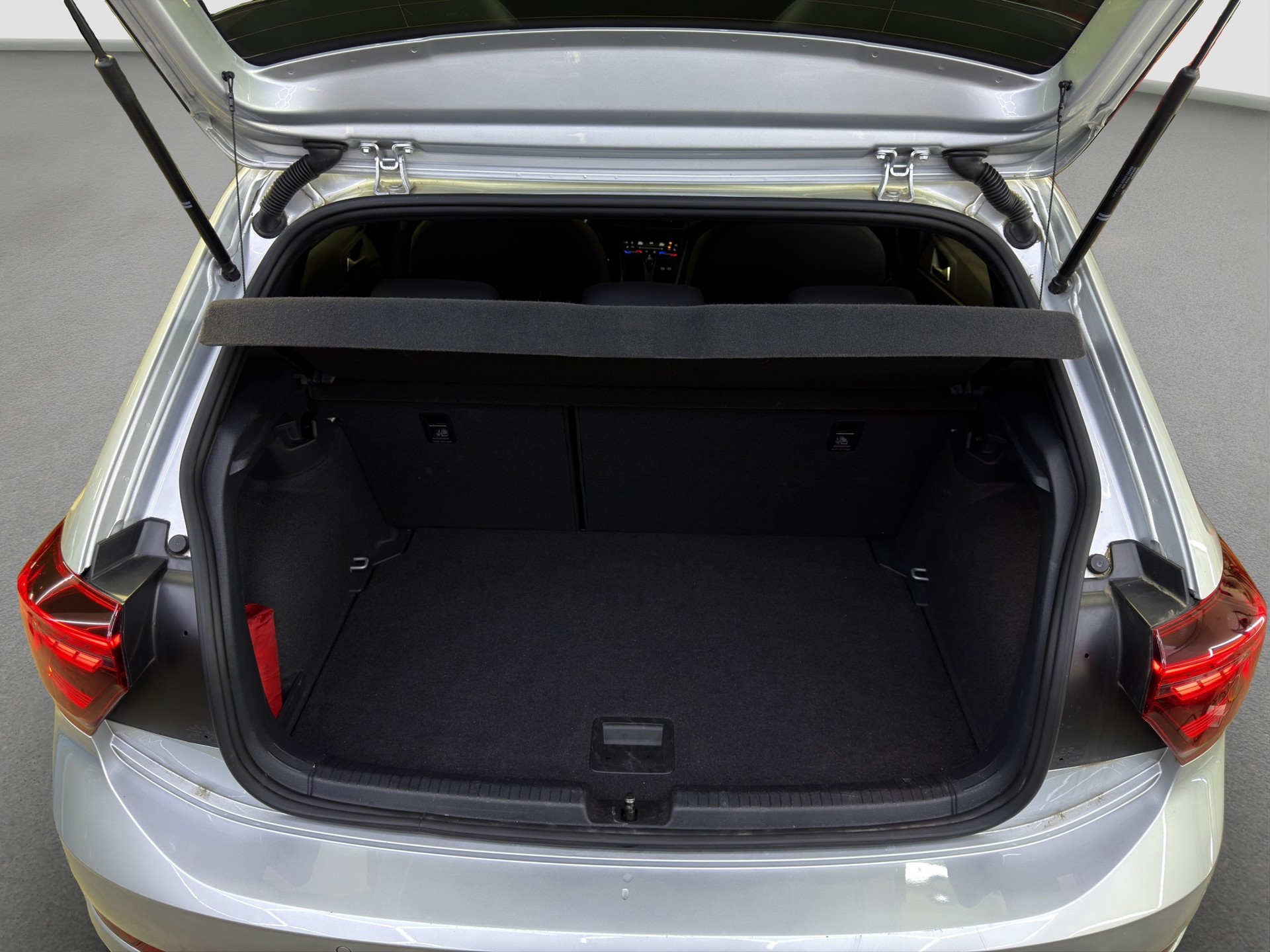 VW Polo 1.0 TSI R-Line DSG-image-7