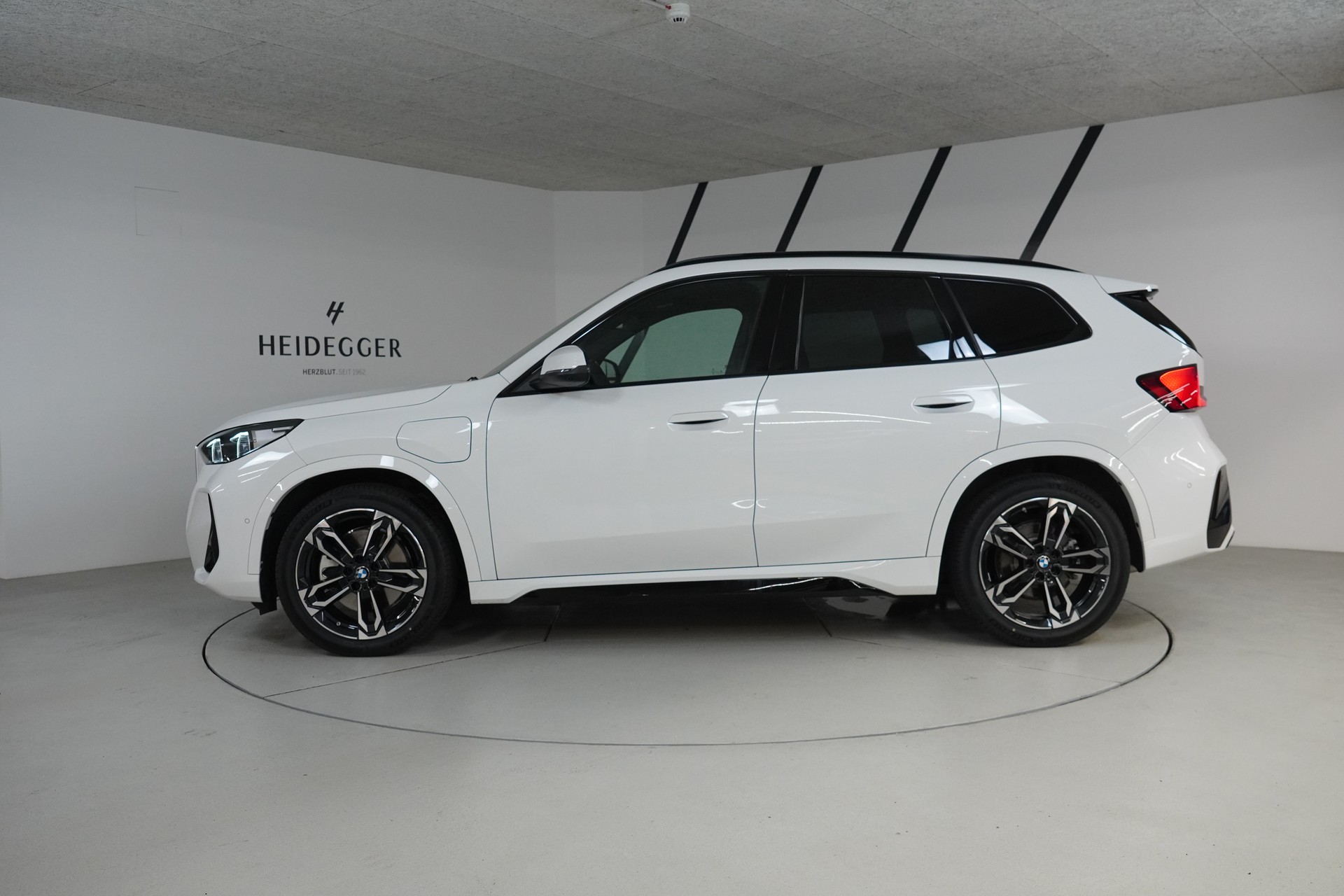 BMW X1 xDrive 30e M Sport-image-4