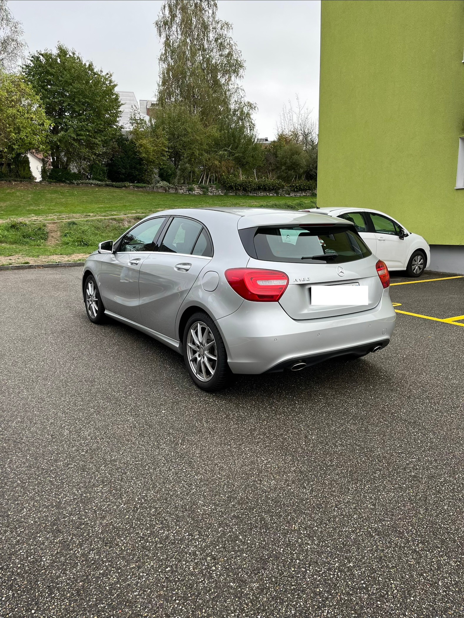 MERCEDES-BENZ A 180 Urban-image-1