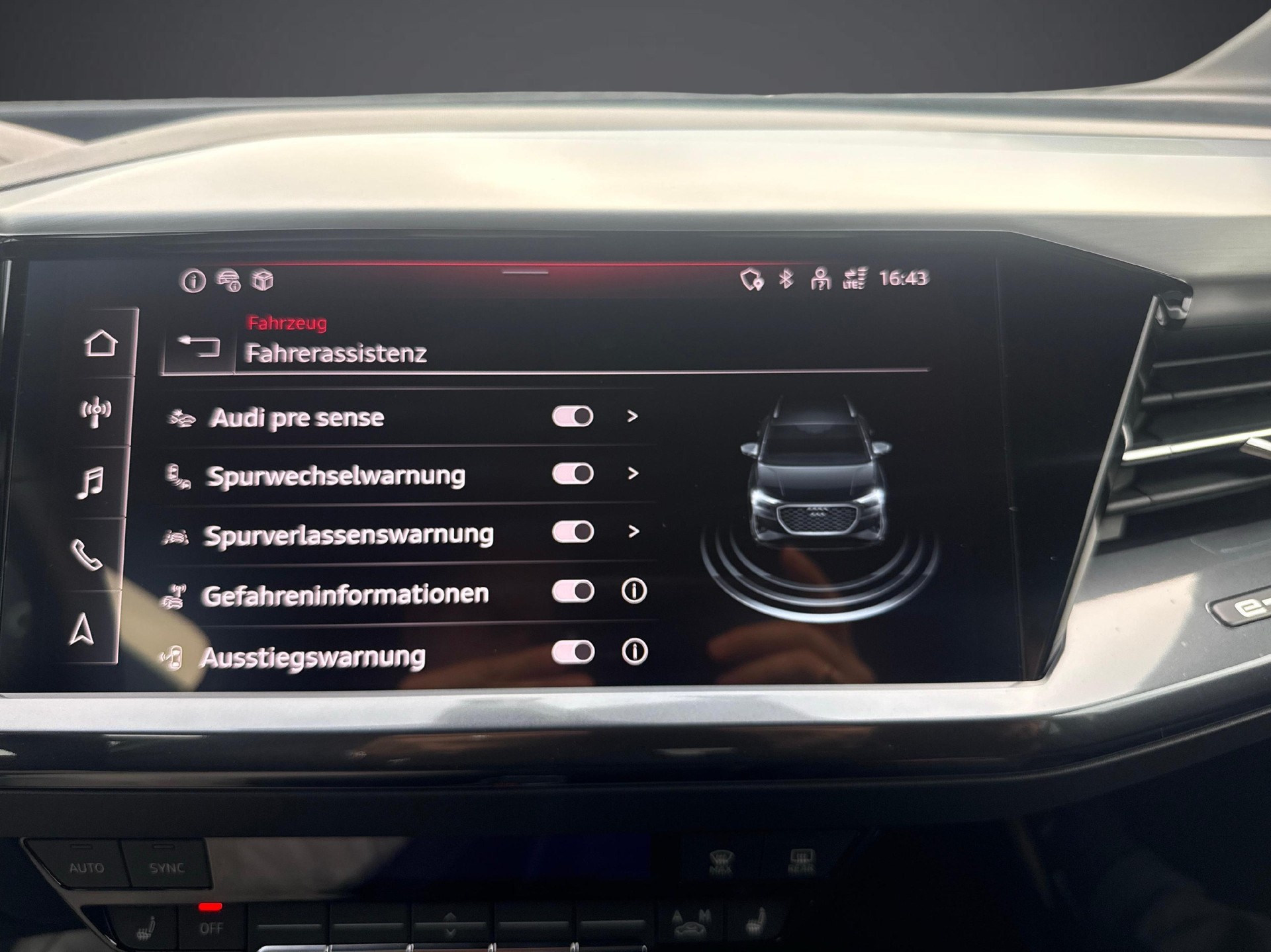 AUDI Q4 e-tron 55 quattro-image-12