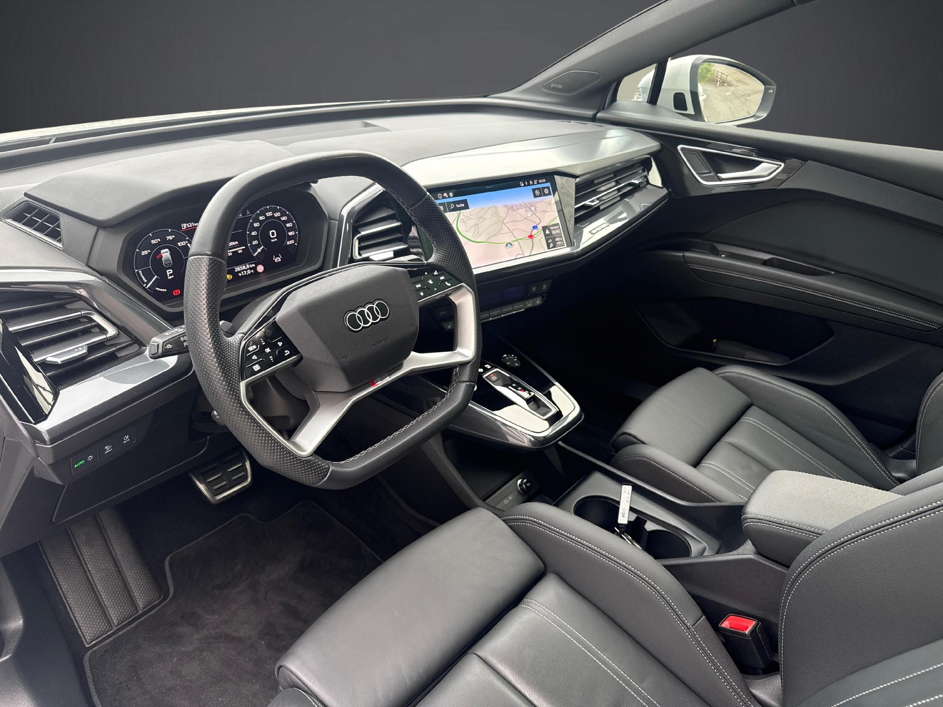 AUDI Q4 e-tron 55 quattro-image-7