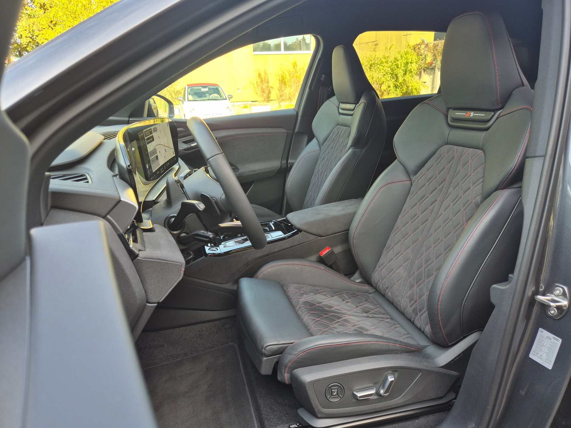 AUDI Q6 e-tron quattro-image-9