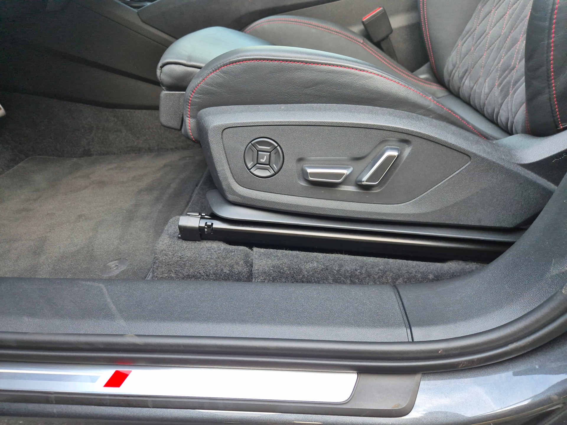 AUDI Q6 e-tron quattro-image-10