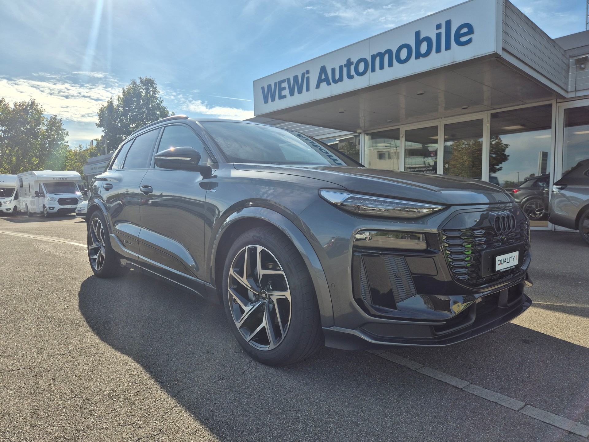 AUDI Q6 e-tron quattro-image-0