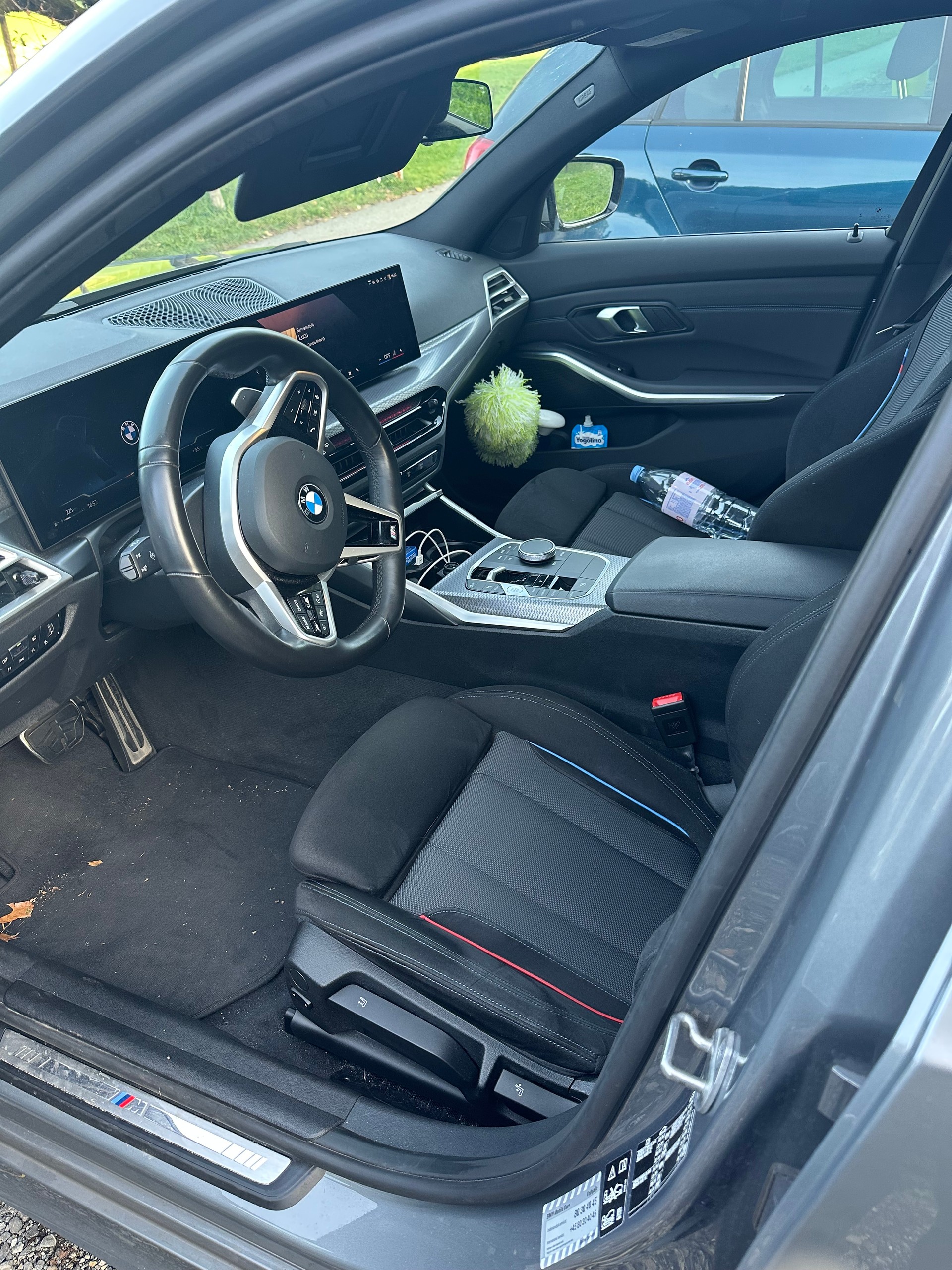 BMW 330i xDrive Msport-image-4