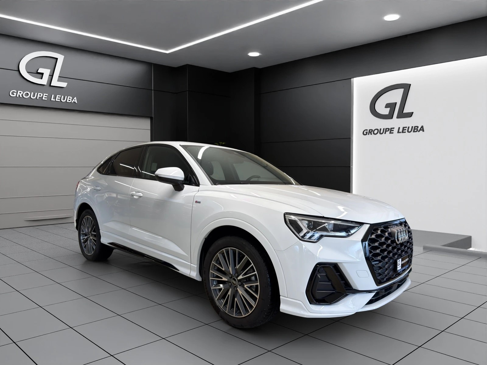 AUDI Q3 Sportback 35 TFSI Attraction S-tronic-image-0