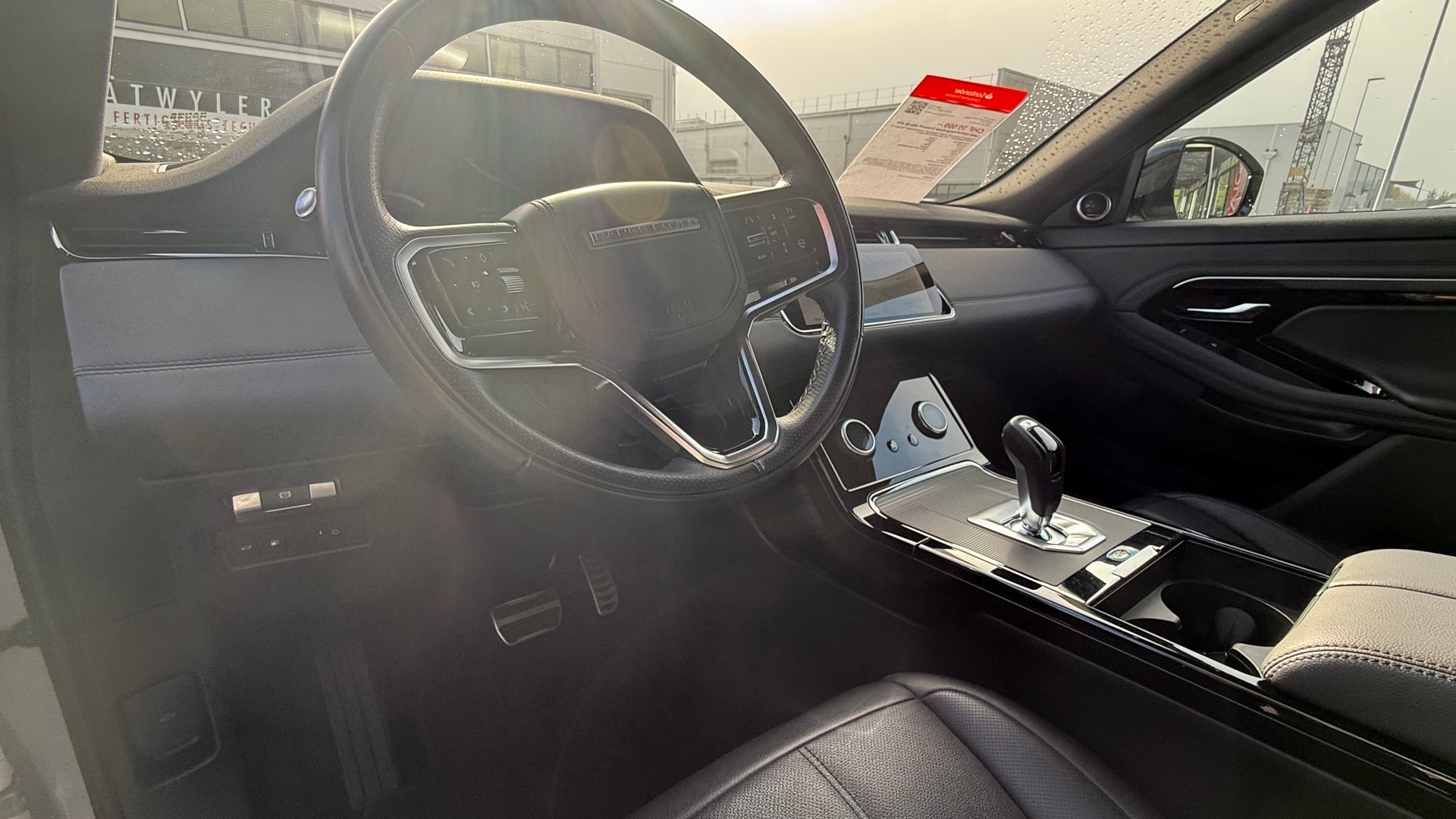 LAND ROVER Range Rover Evoque P 300e SE AT8-image-22