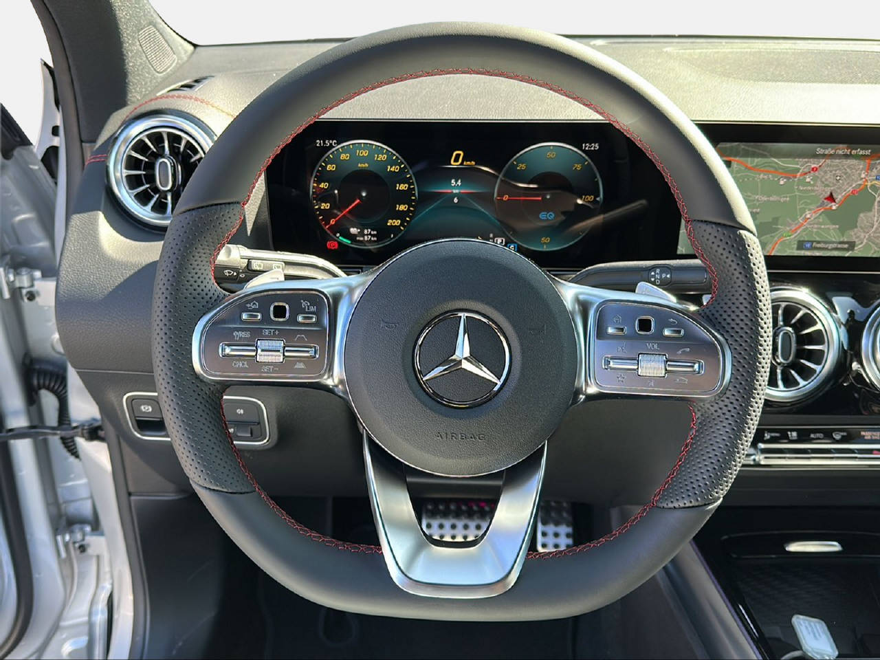 MERCEDES-BENZ EQA 300 AMG Line 4m-image-10