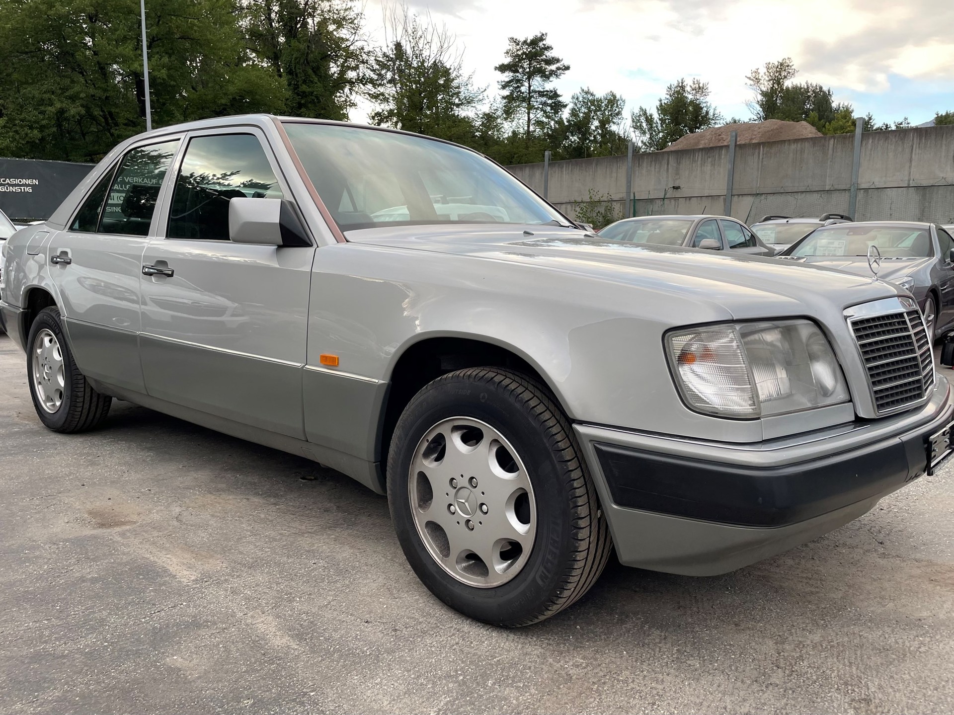 MERCEDES-BENZ 300 E 4-Matic Automatic-image-1