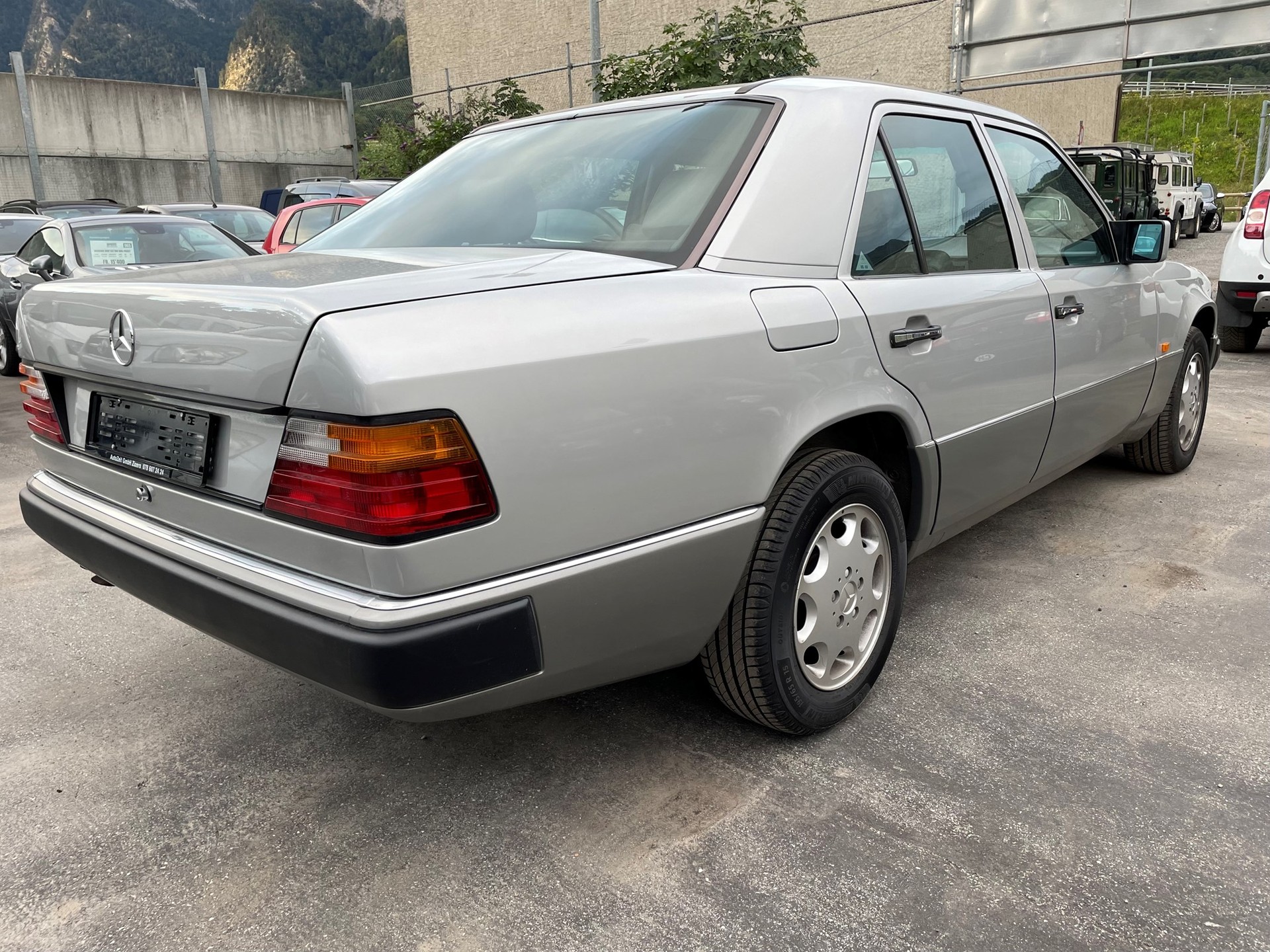 MERCEDES-BENZ 300 E 4-Matic Automatic-image-3