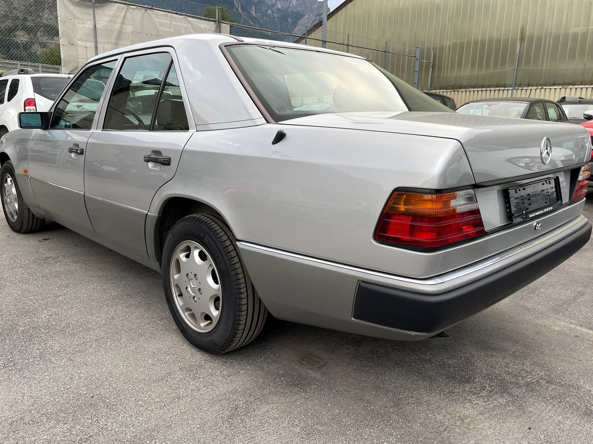 MERCEDES-BENZ 300 E 4-Matic Automatic-image-5